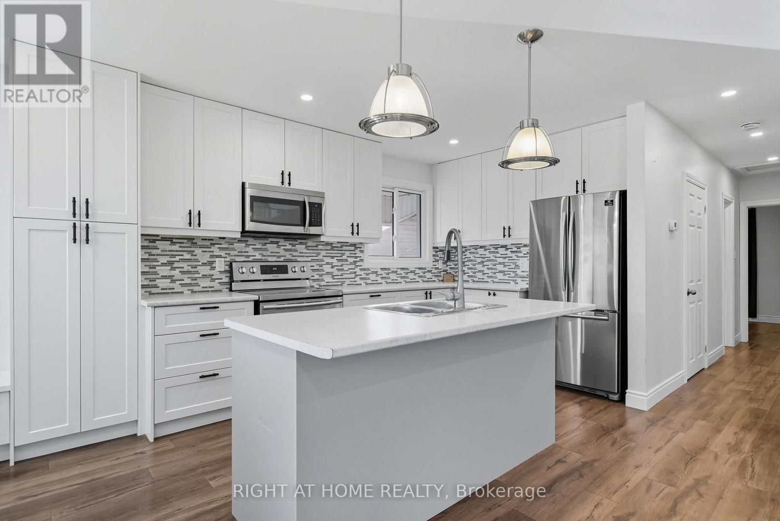 340 Grandview Street S, Oshawa, Ontario  L1H 7C7 - Photo 11 - E12574228