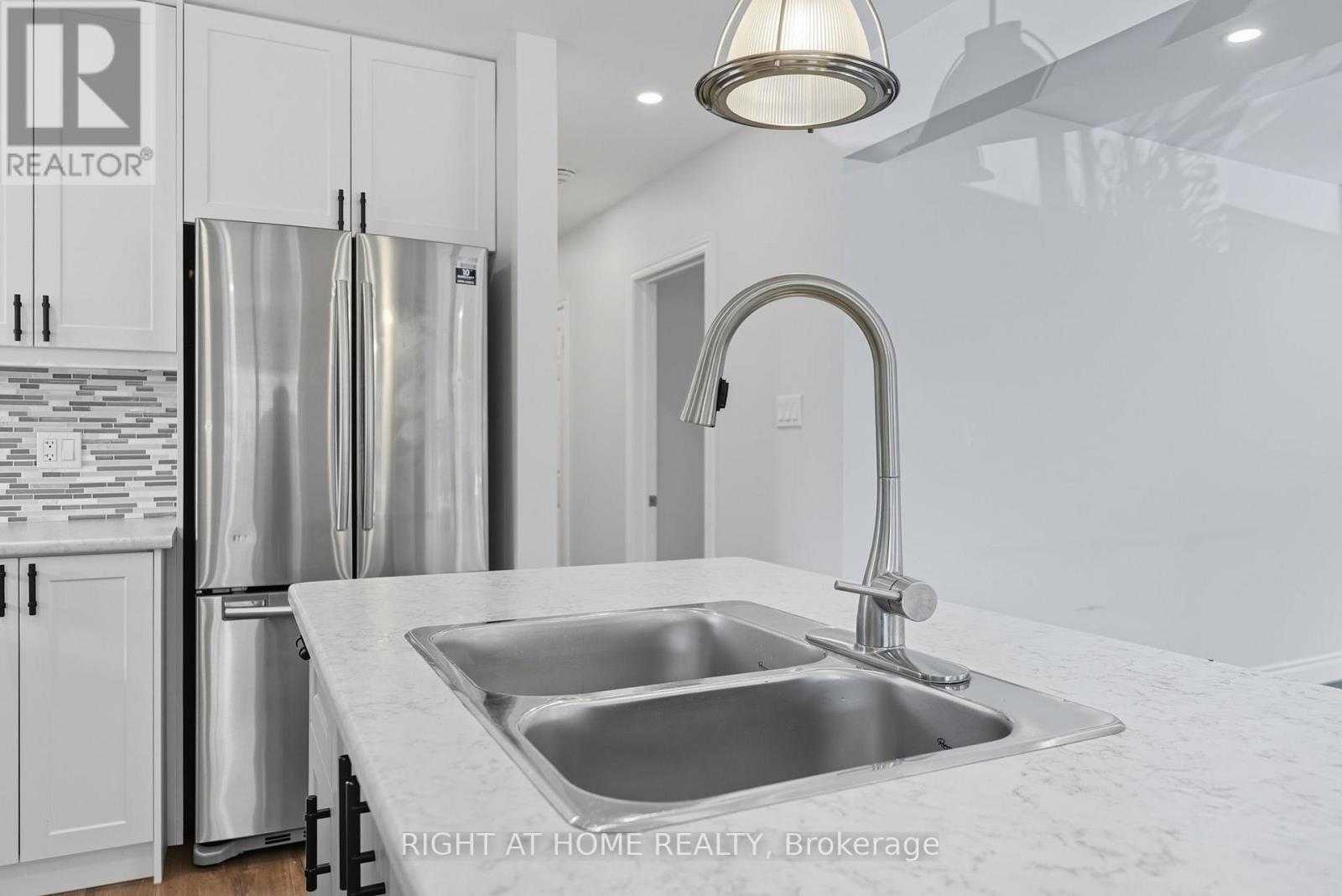 340 Grandview Street S, Oshawa, Ontario  L1H 7C7 - Photo 13 - E12574228