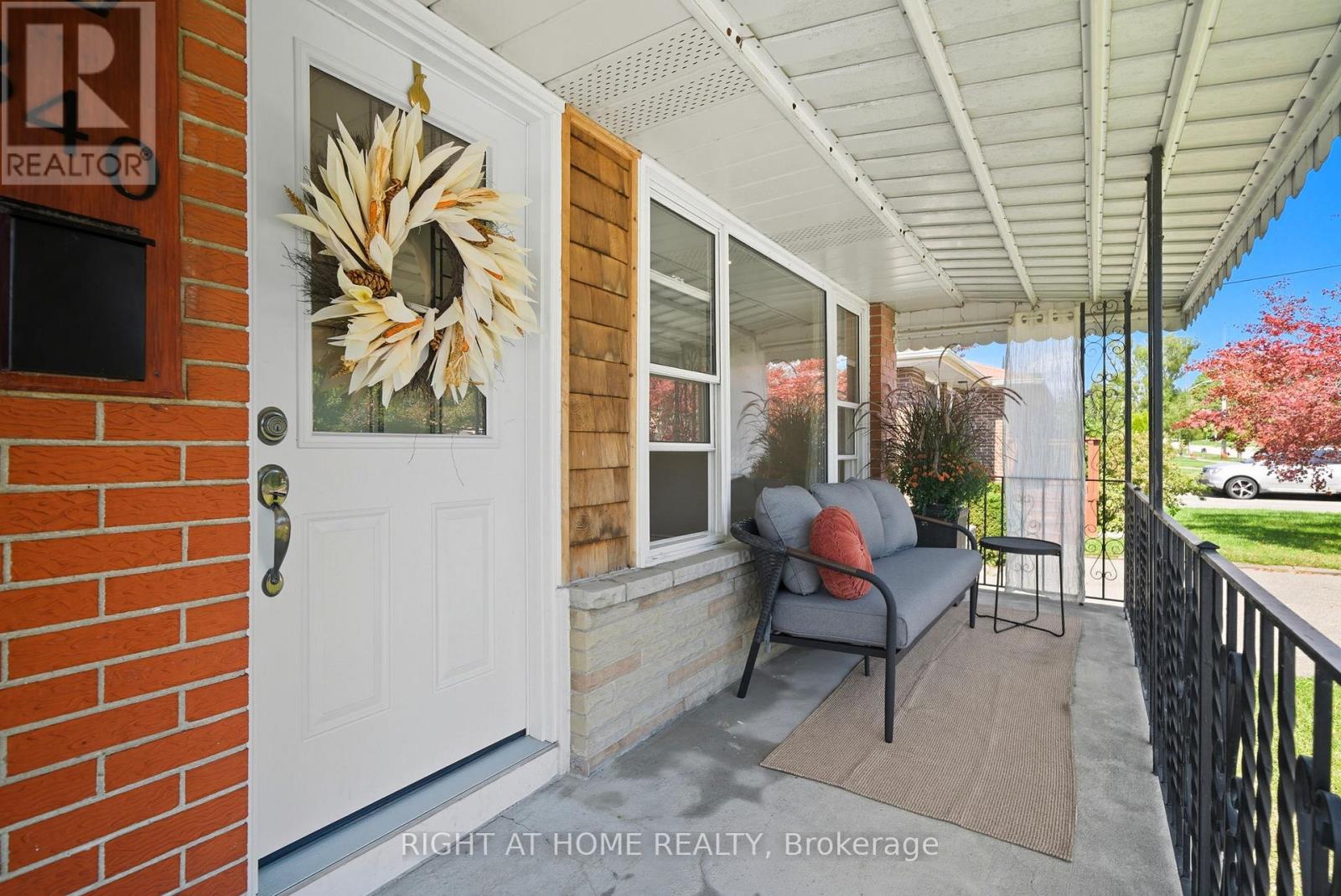 340 Grandview Street S, Oshawa, Ontario  L1H 7C7 - Photo 2 - E12574228