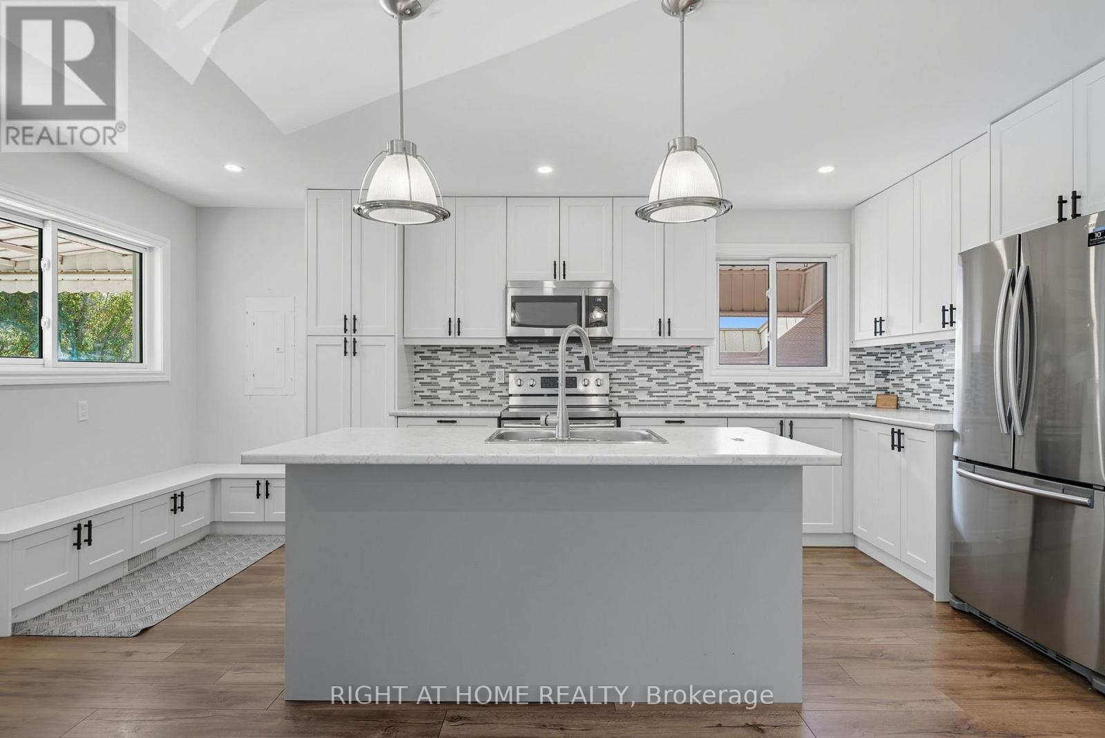 340 Grandview Street S, Oshawa, Ontario  L1H 7C7 - Photo 8 - E12574228