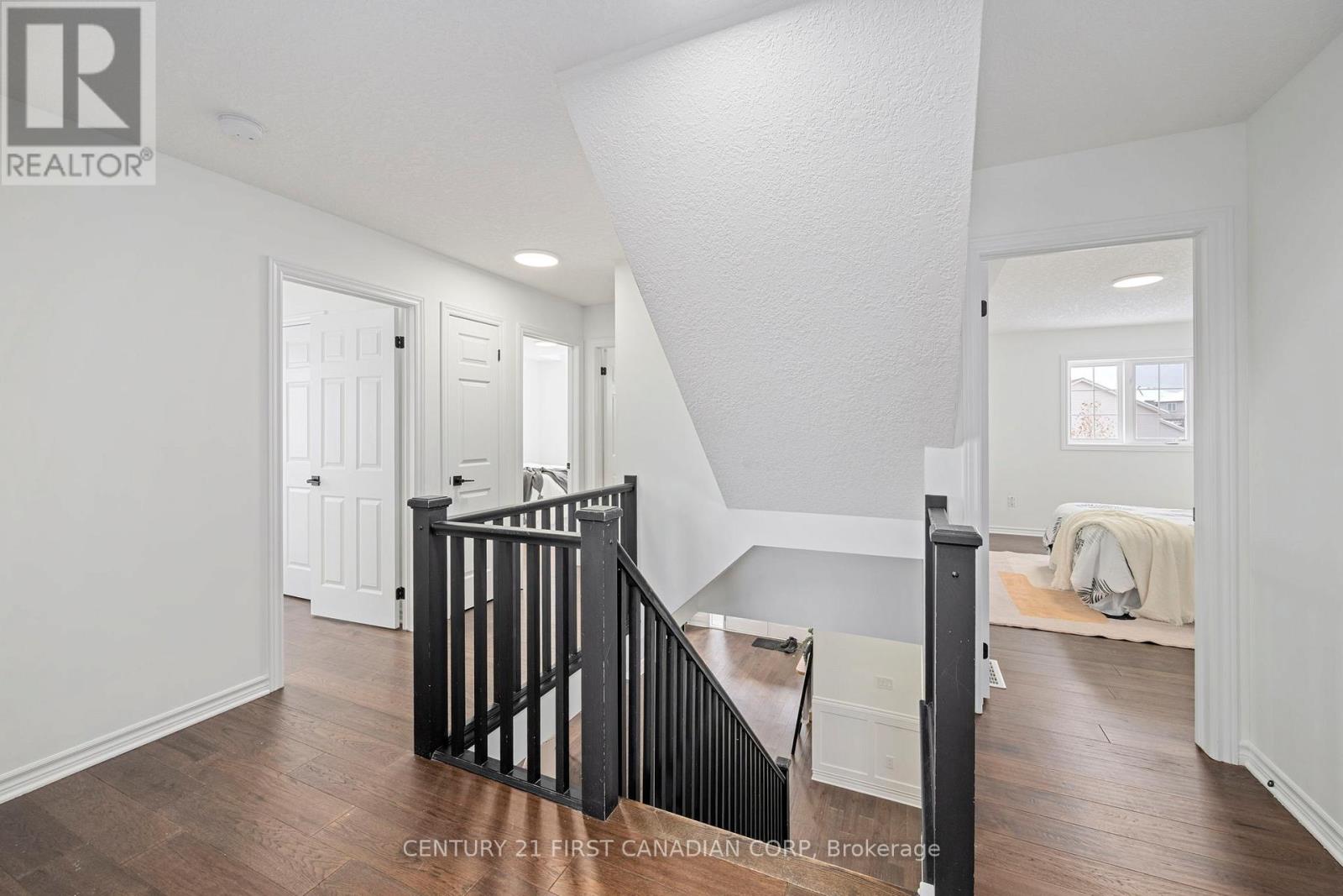 1942 Wateroak Drive, London North, Ontario  N6G 0M7 - Photo 18 - X12574182