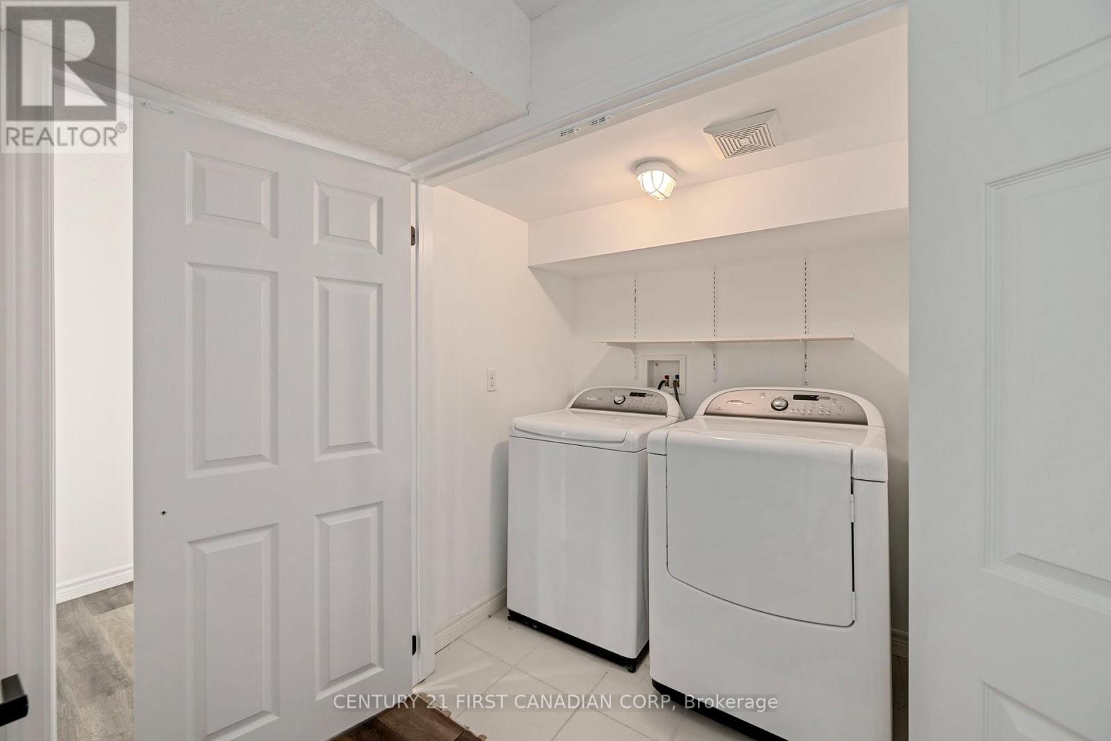 1942 Wateroak Drive, London North, Ontario  N6G 0M7 - Photo 38 - X12574182