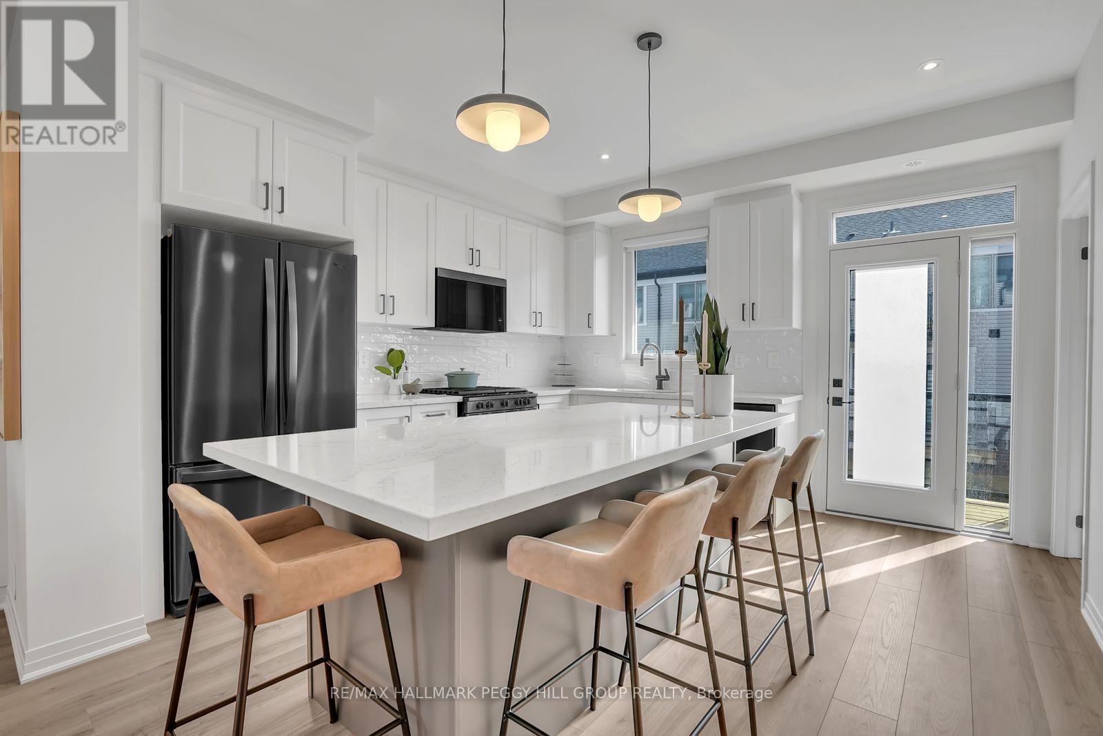 86 Brandon Crescent, New Tecumseth (Tottenham), Ontario  L0G 1W0 - Photo 3 - N12574220