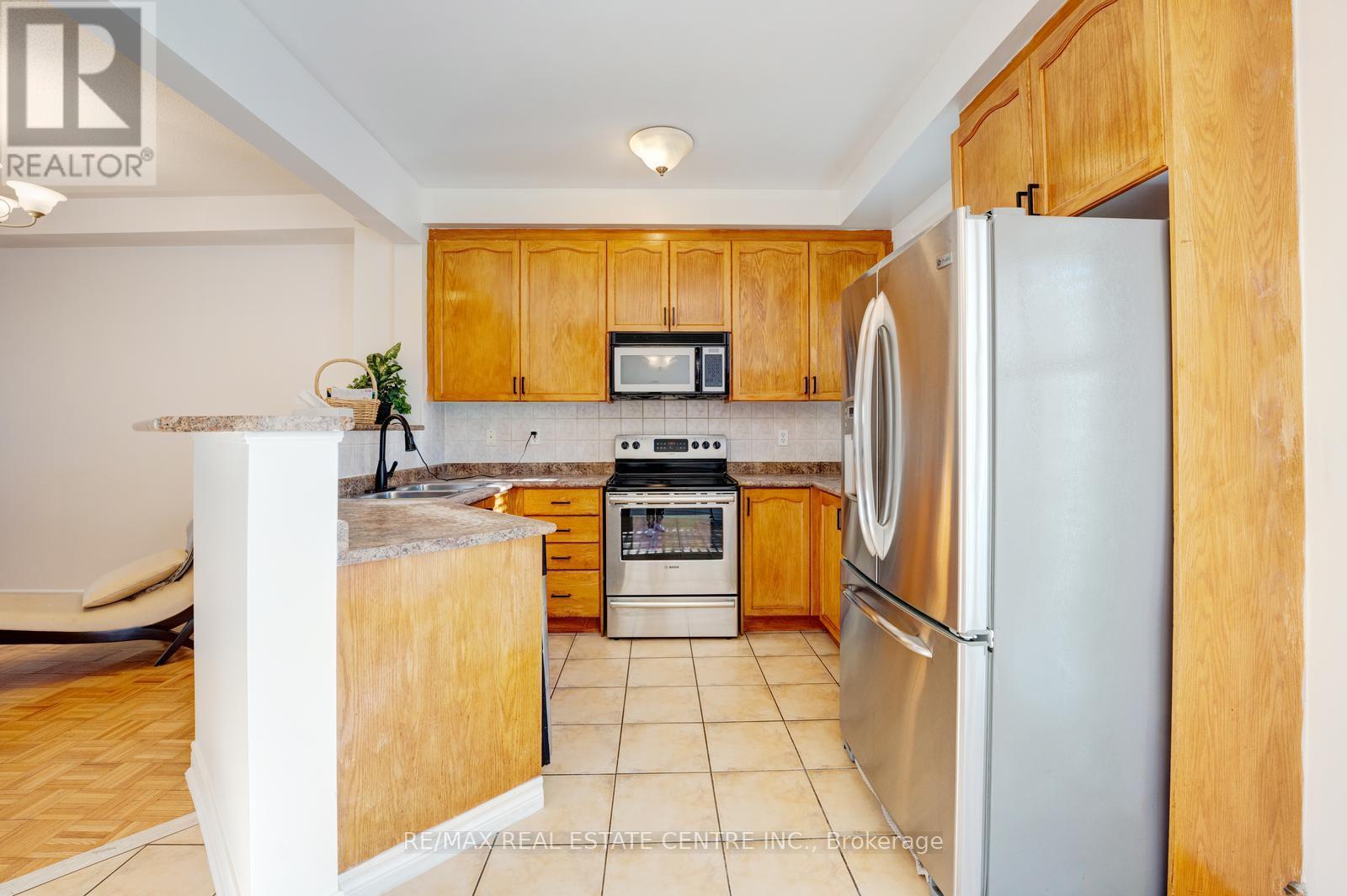 9 Dolce Crescent, Vaughan, Ontario  L4H 3C7 - Photo 11 - N12574252