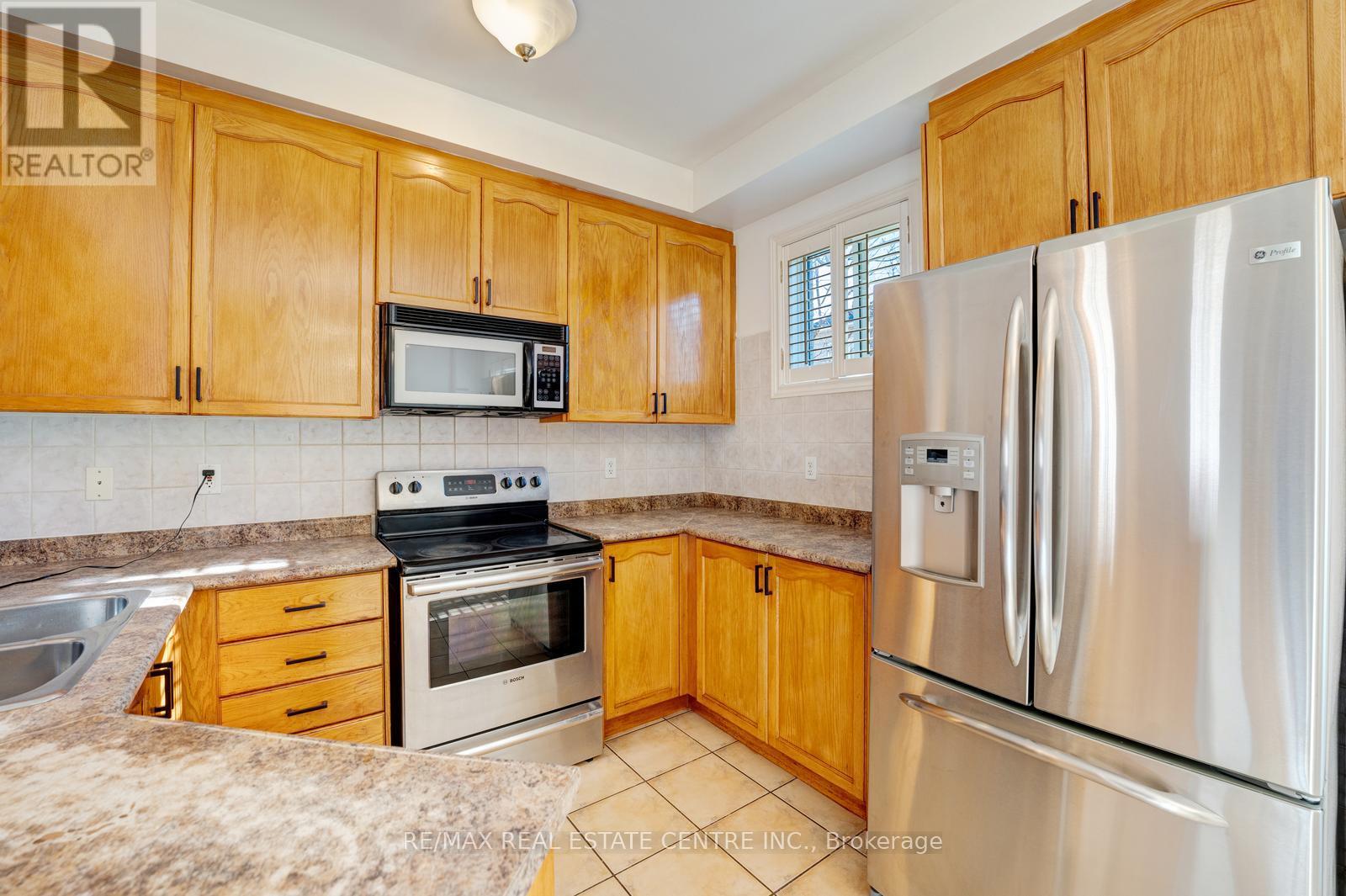 9 Dolce Crescent, Vaughan, Ontario  L4H 3C7 - Photo 12 - N12574252