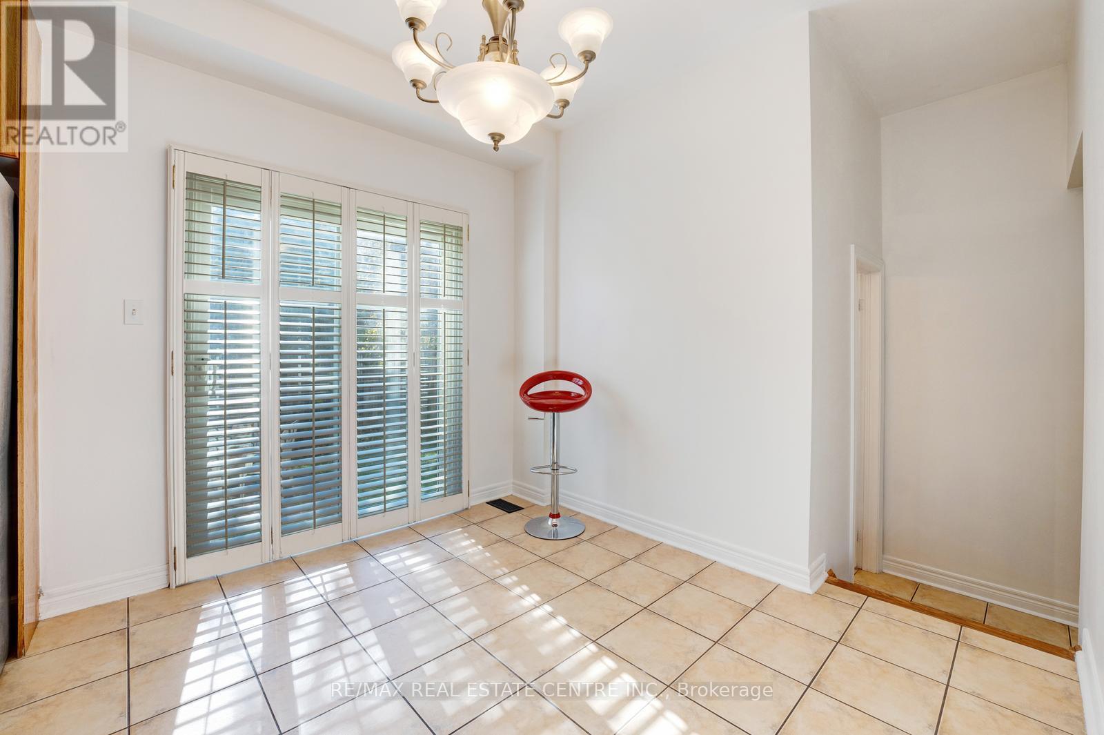 9 Dolce Crescent, Vaughan, Ontario  L4H 3C7 - Photo 16 - N12574252