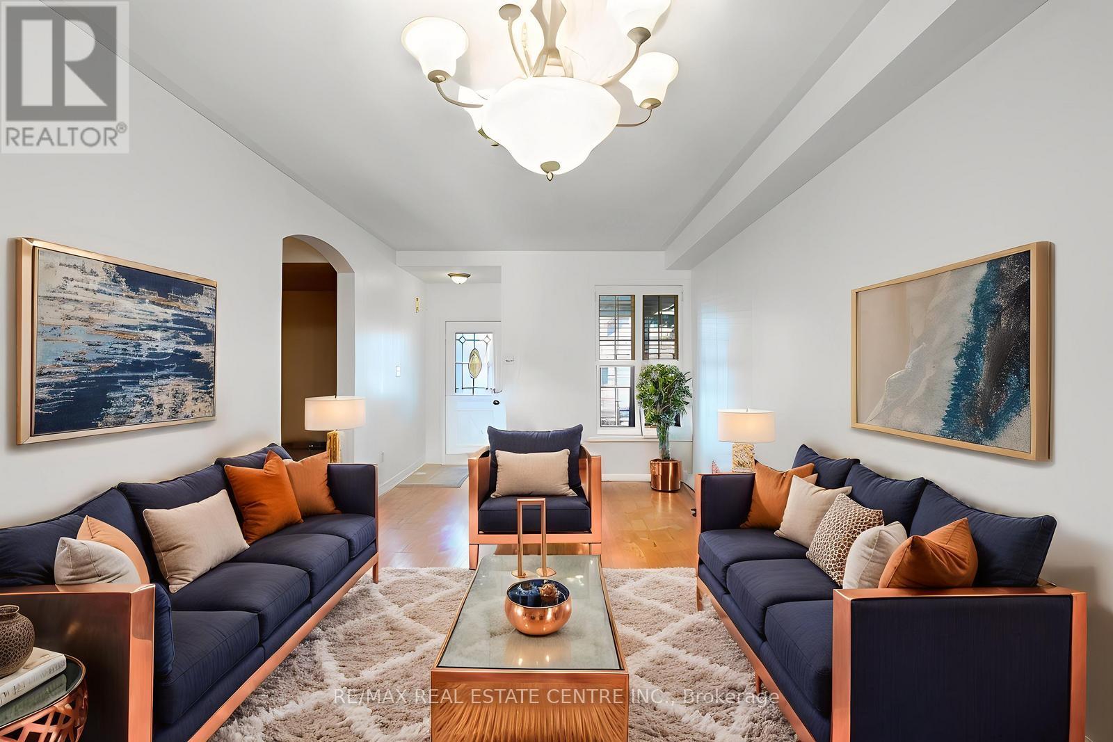 9 Dolce Crescent, Vaughan, Ontario  L4H 3C7 - Photo 4 - N12574252