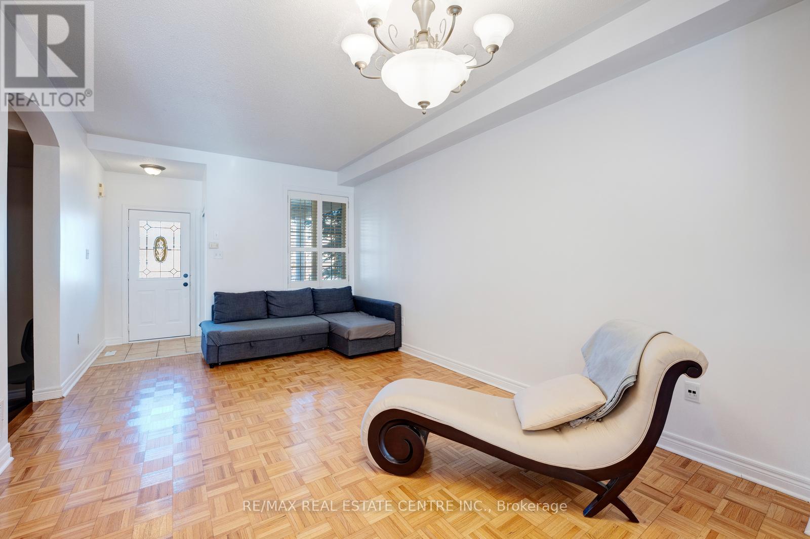 9 Dolce Crescent, Vaughan, Ontario  L4H 3C7 - Photo 6 - N12574252