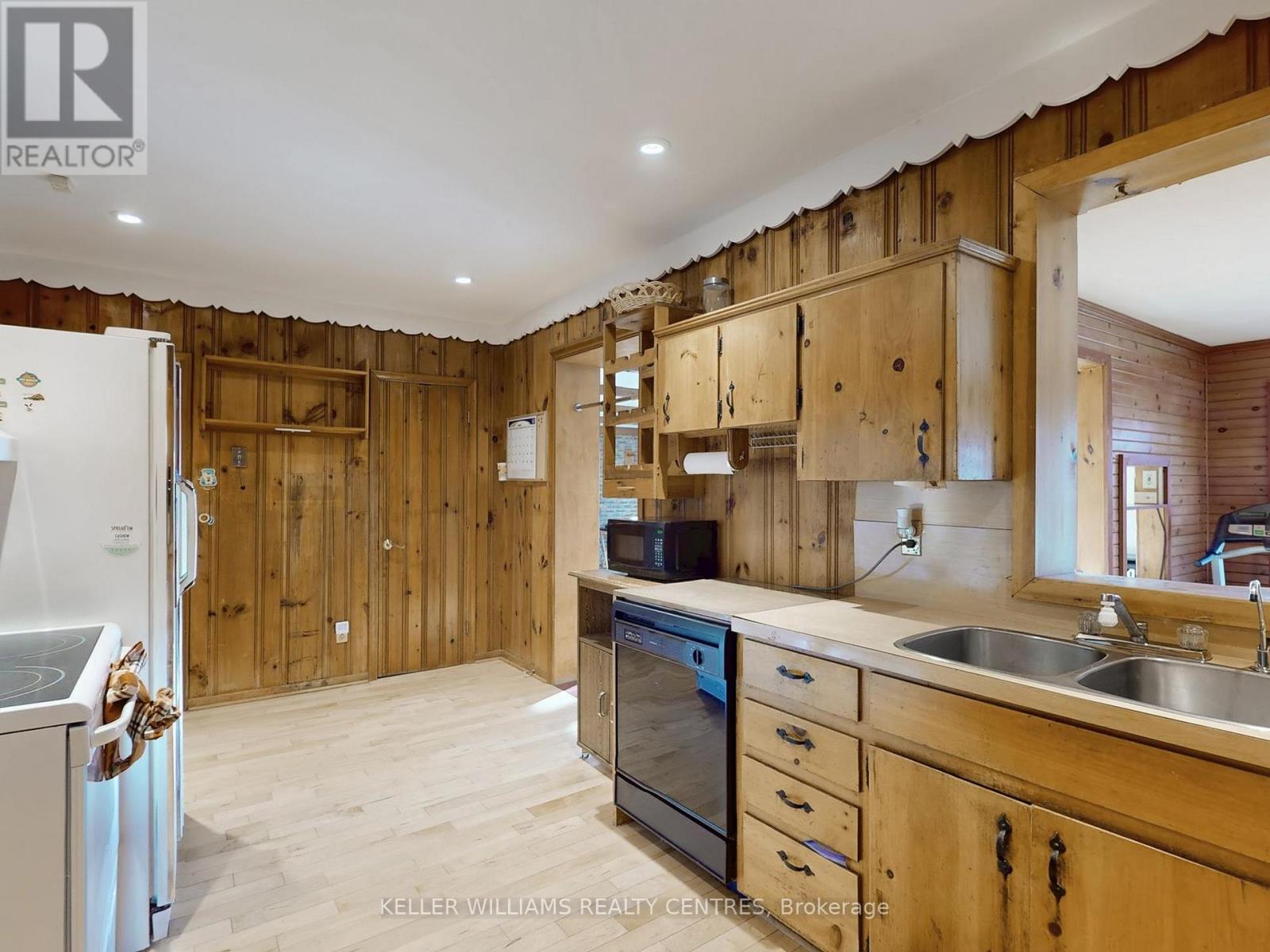 105 Rockport Crescent, Richmond Hill, Ontario  L4C 2M1 - Photo 8 - N12574266