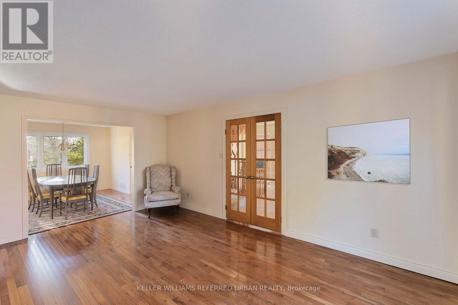 62 Devlin Place, Aurora, Ontario  L4G 5W8 - Photo 6 - N12574306