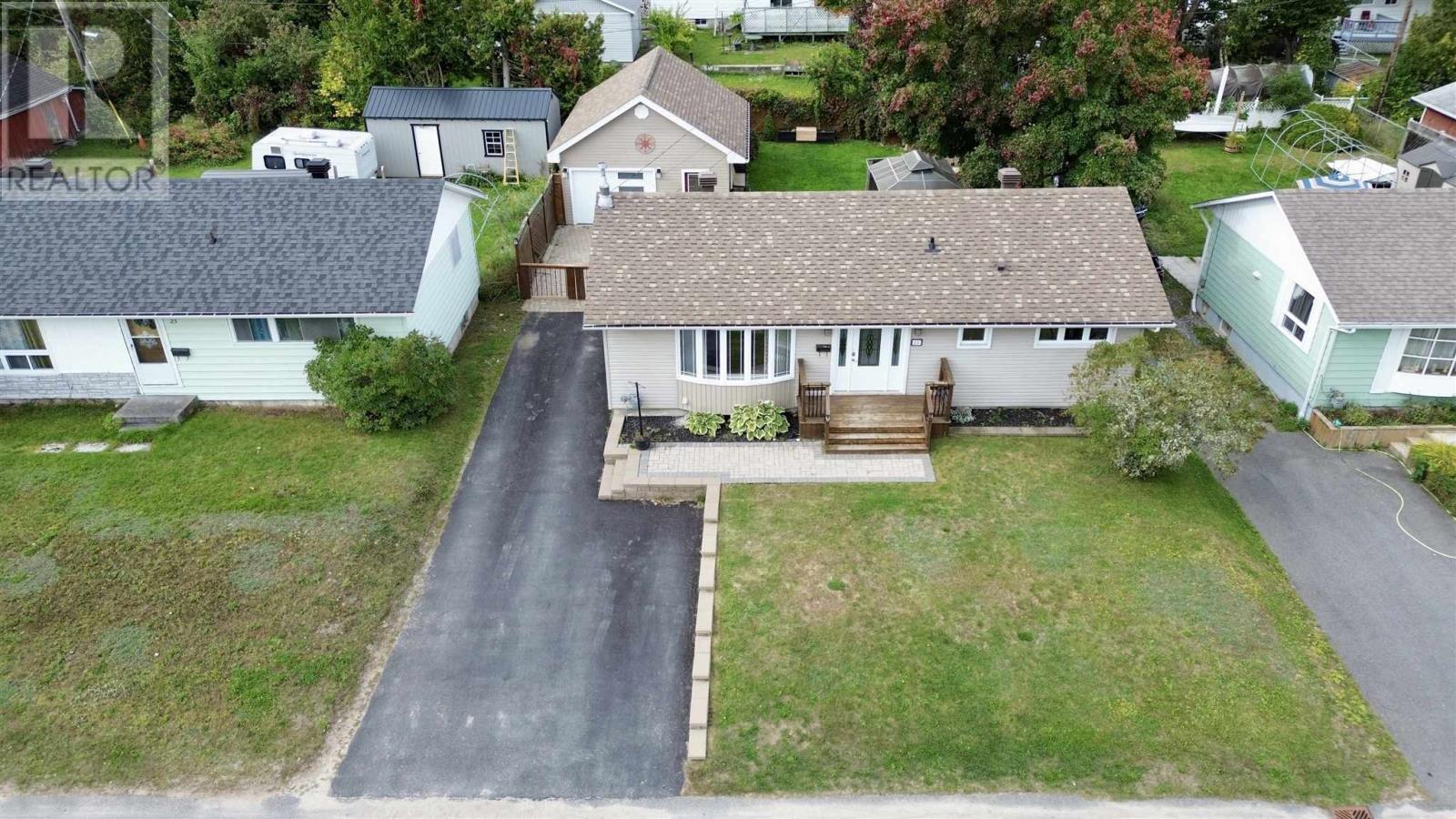 25 Valley Cres, Elliot Lake, Ontario  P5A 2G5 - Photo 4 - SM253246