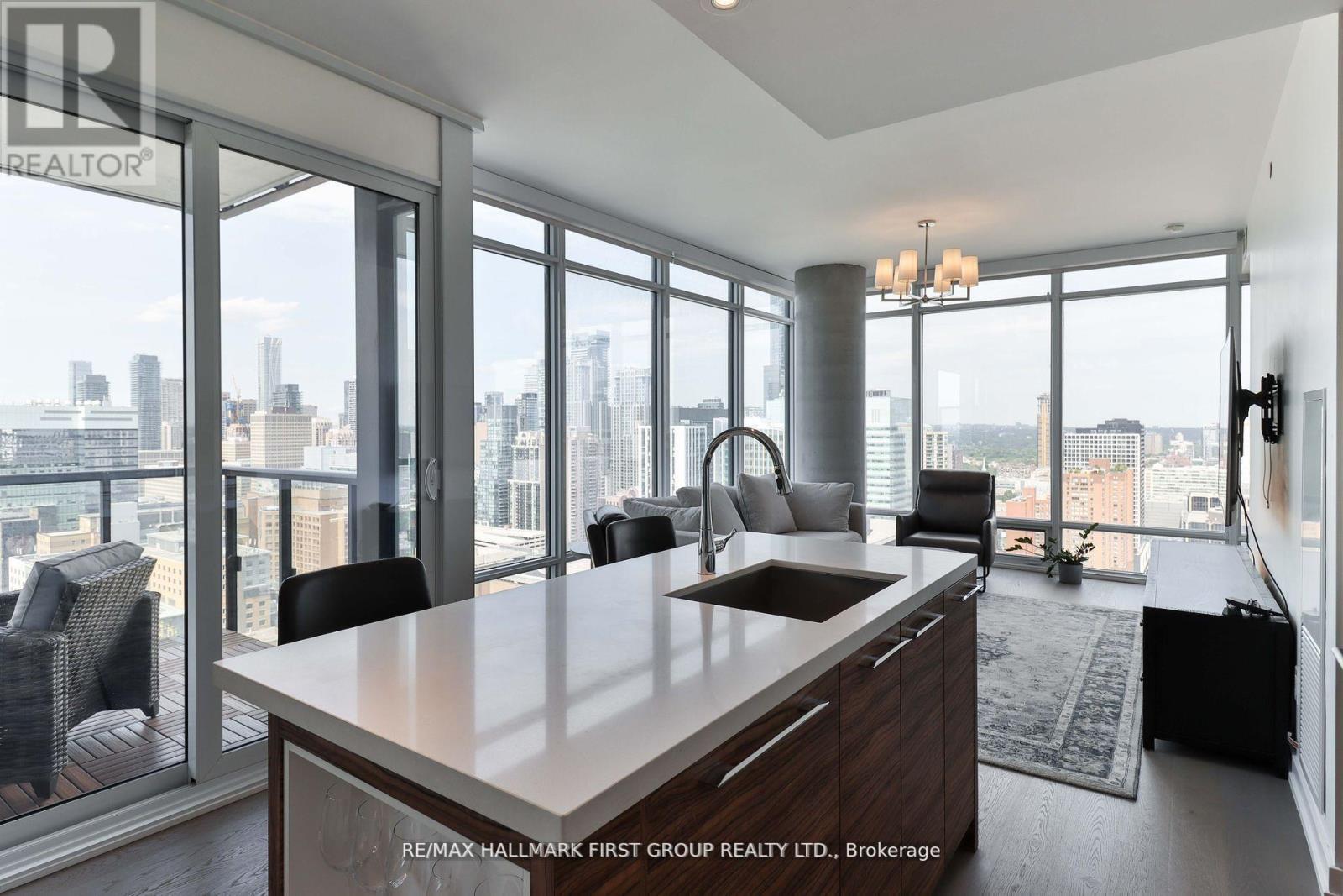 2402 - 488 University Avenue, Toronto, Ontario  M5G 0C1 - Photo 14 - C12574404