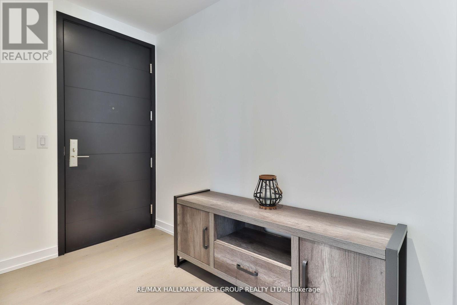 2402 - 488 University Avenue, Toronto, Ontario  M5G 0C1 - Photo 3 - C12574404