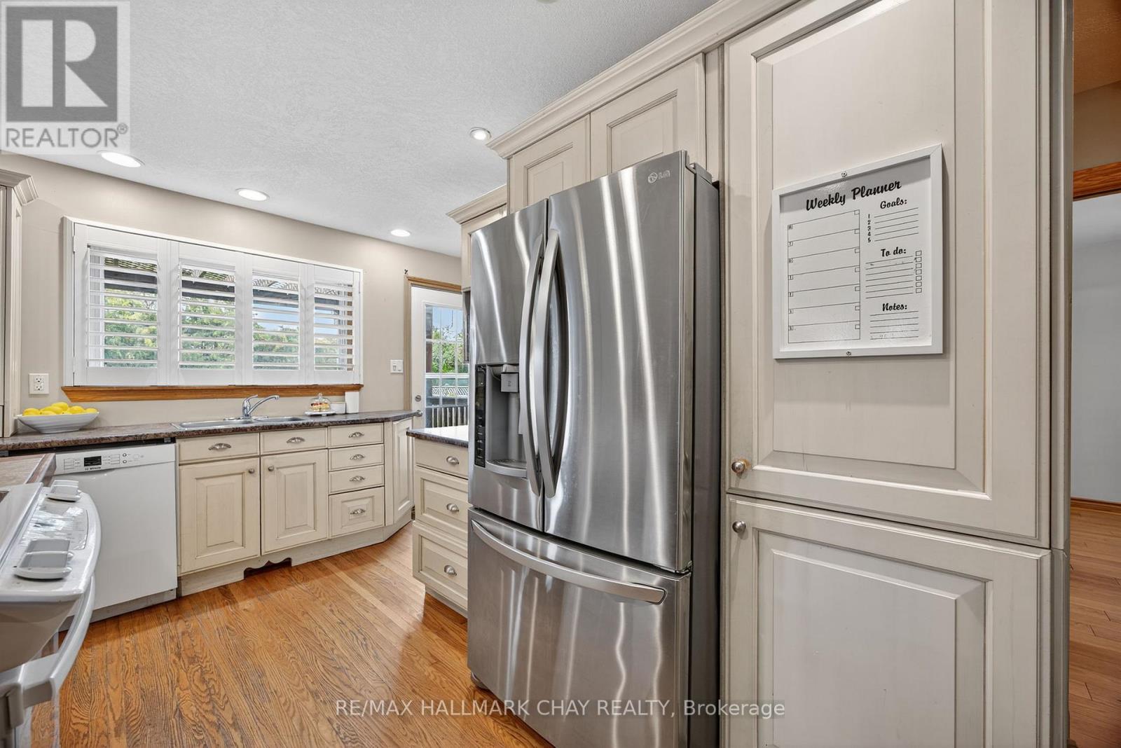 451 Jamieson Drive, Orillia, Ontario  L3V 4Y6 - Photo 3 - S12574196