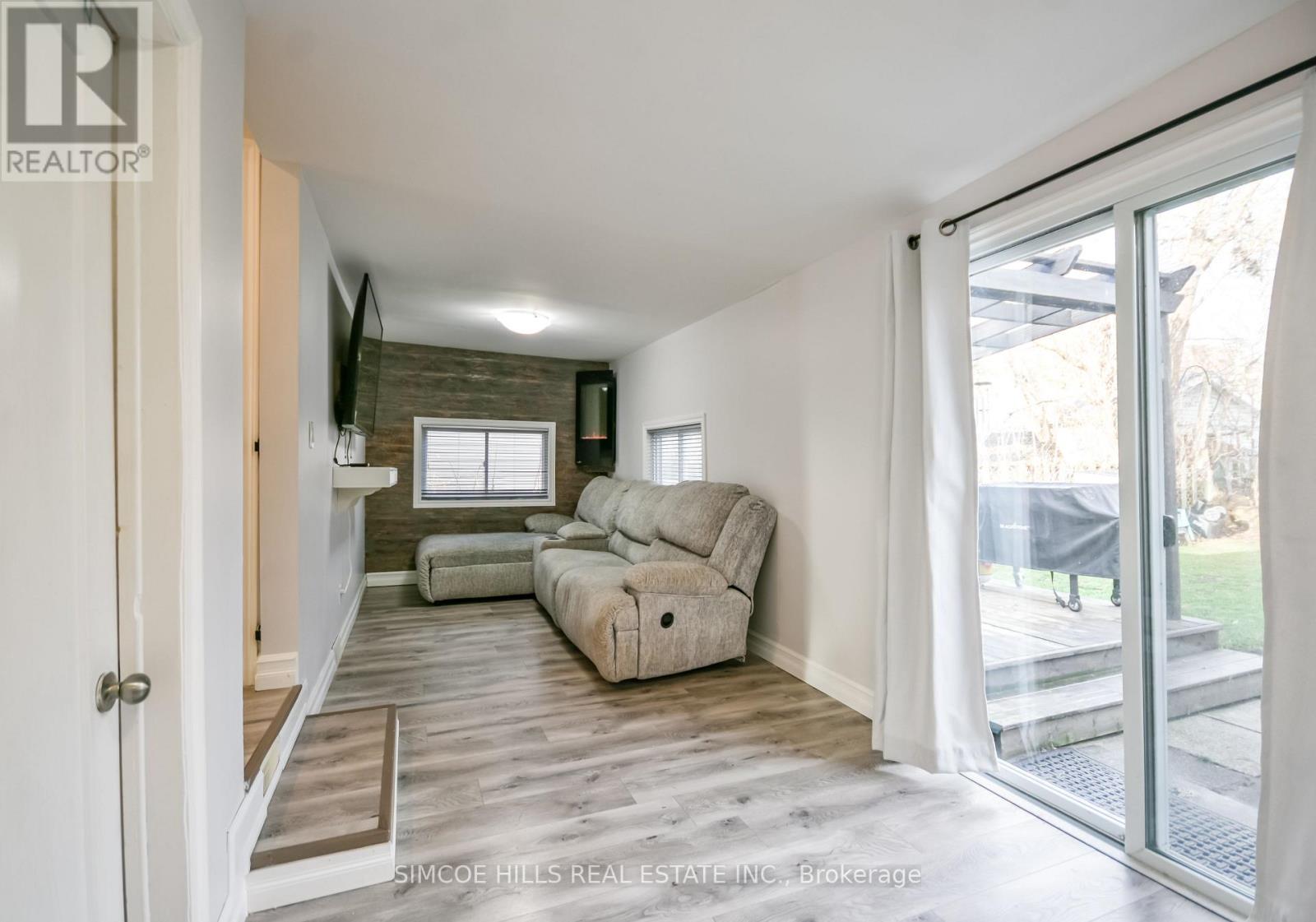 134 Victoria Street, Orillia, Ontario  L3V 2W2 - Photo 14 - S12574230