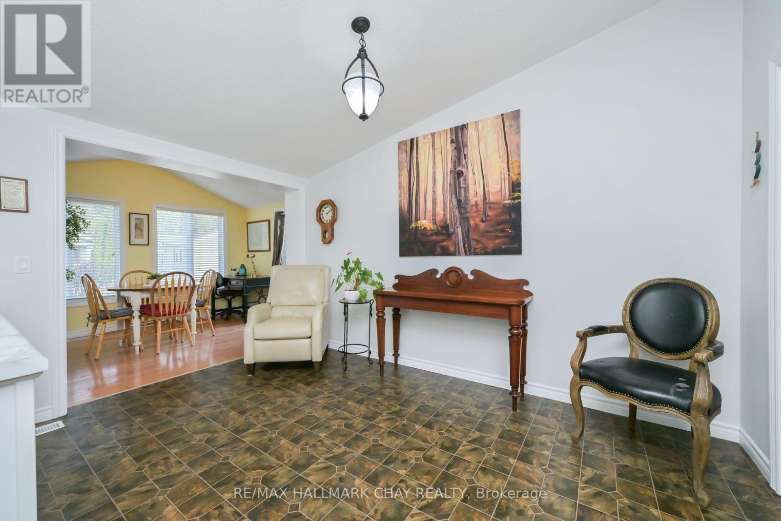 38 Kentucky Avenue S, Wasaga Beach, Ontario  L9Z 3A8 - Photo 11 - S12574298