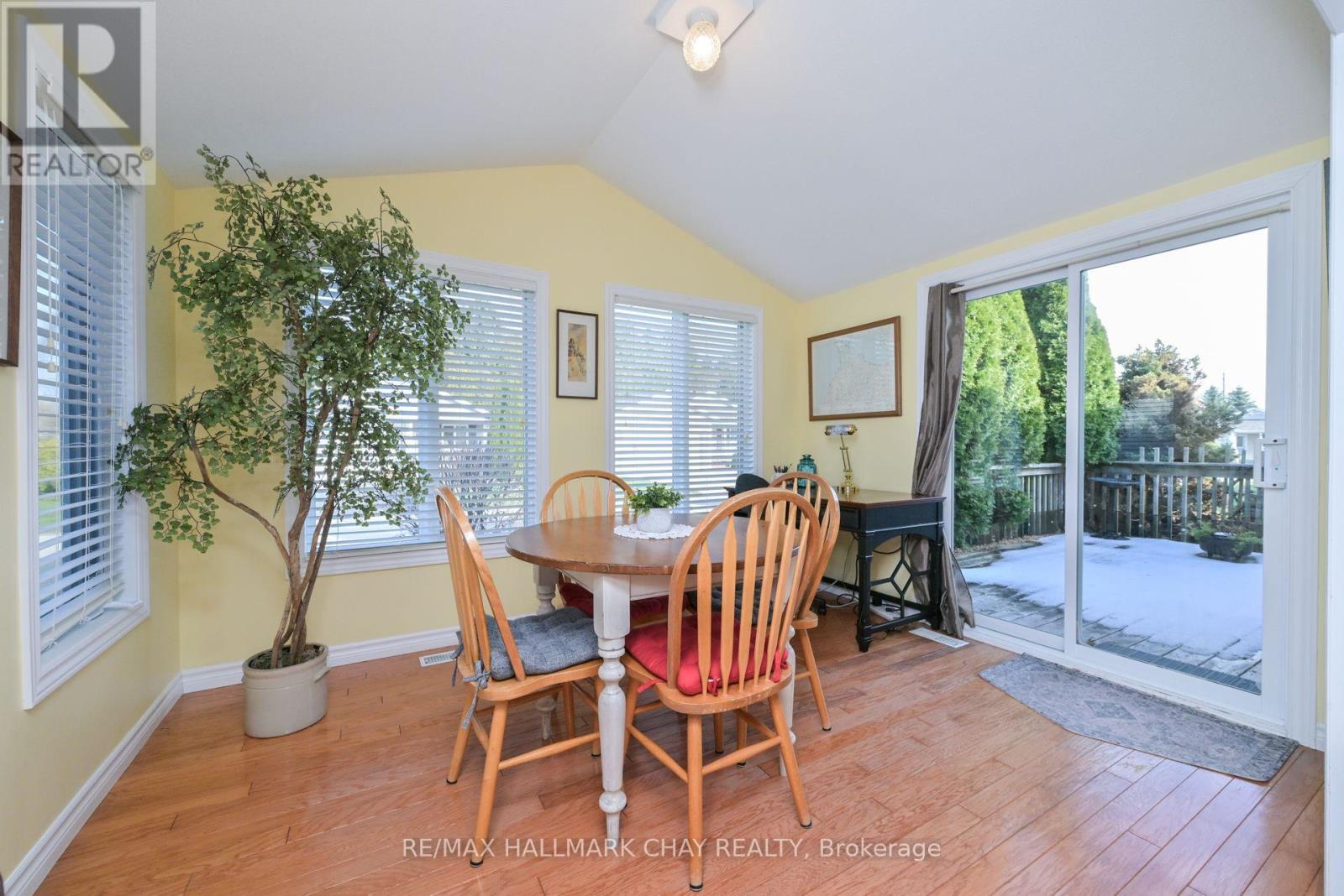 38 Kentucky Avenue S, Wasaga Beach, Ontario  L9Z 3A8 - Photo 13 - S12574298