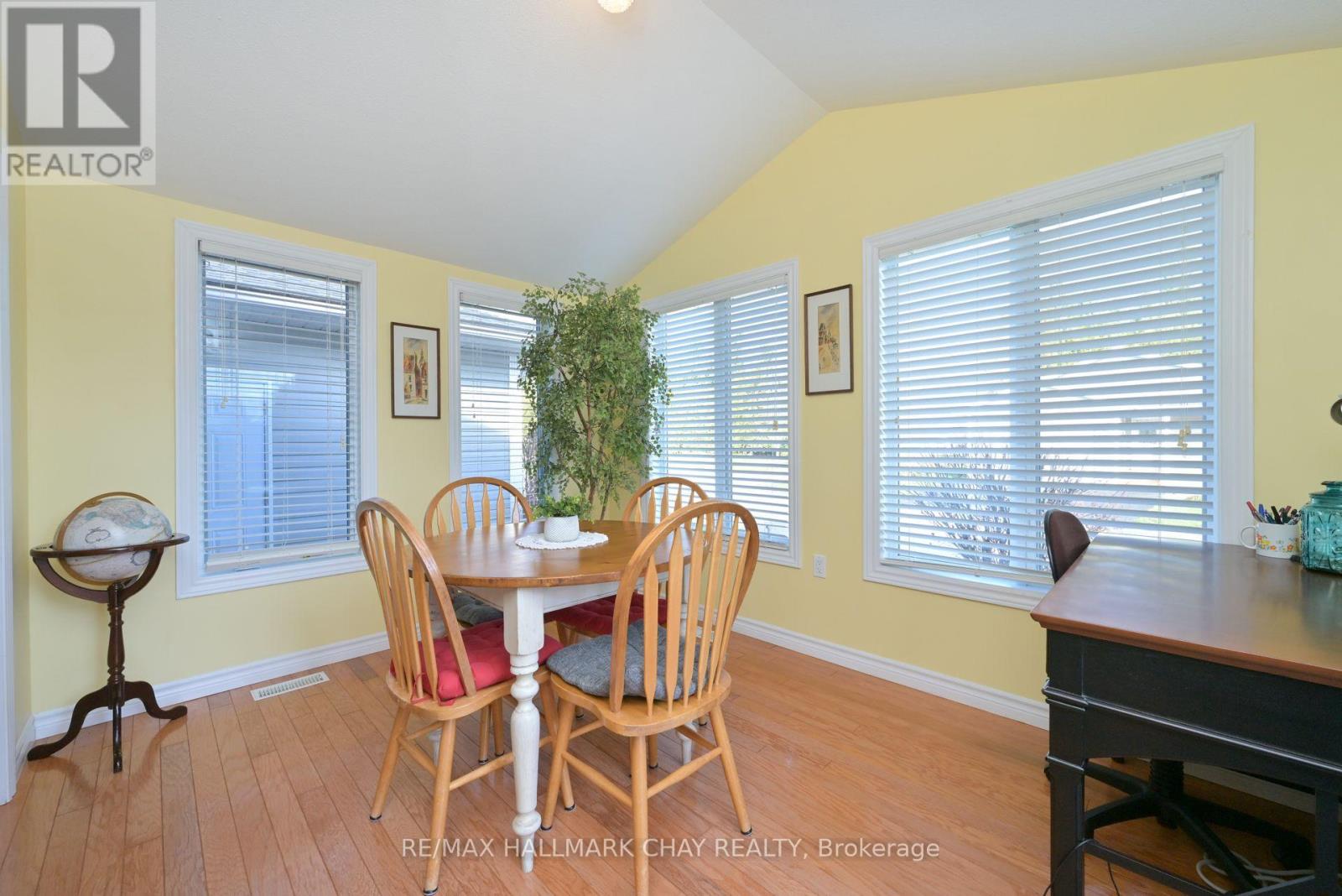 38 Kentucky Avenue S, Wasaga Beach, Ontario  L9Z 3A8 - Photo 14 - S12574298