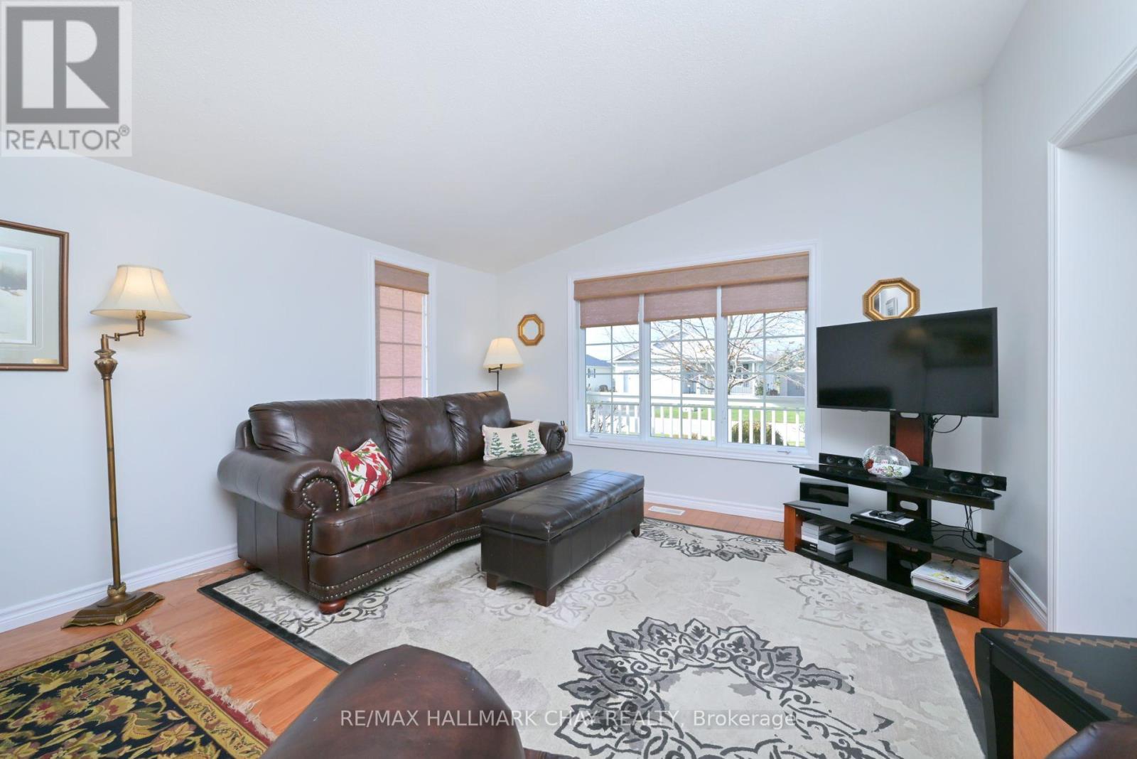 38 Kentucky Avenue S, Wasaga Beach, Ontario  L9Z 3A8 - Photo 18 - S12574298