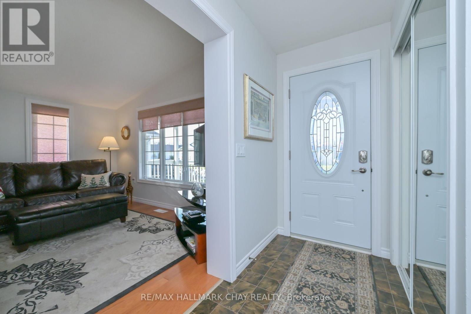 38 Kentucky Avenue S, Wasaga Beach, Ontario  L9Z 3A8 - Photo 5 - S12574298