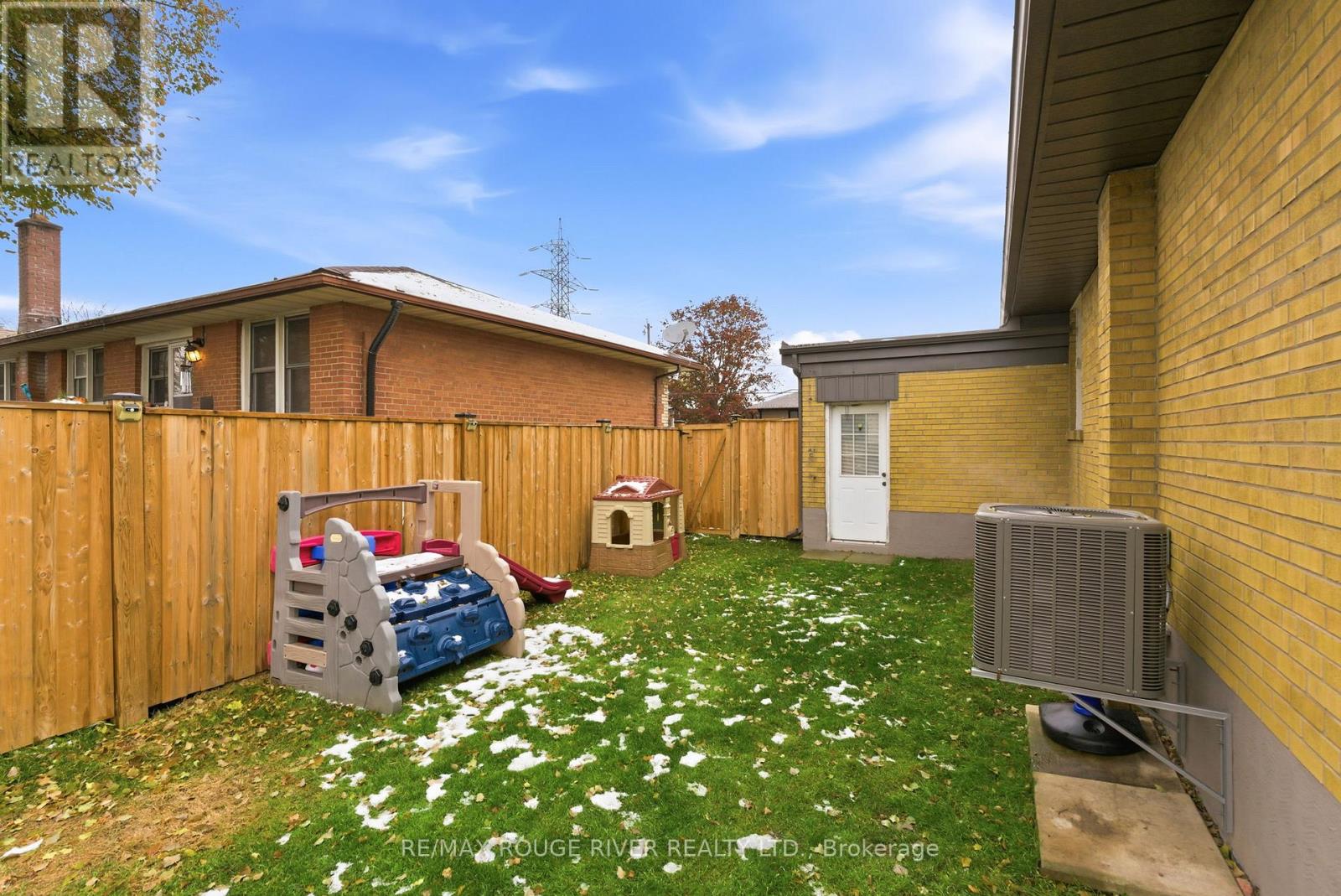 120 Bowman Avenue, Whitby, Ontario  L1N 3T6 - Photo 49 - E12574554