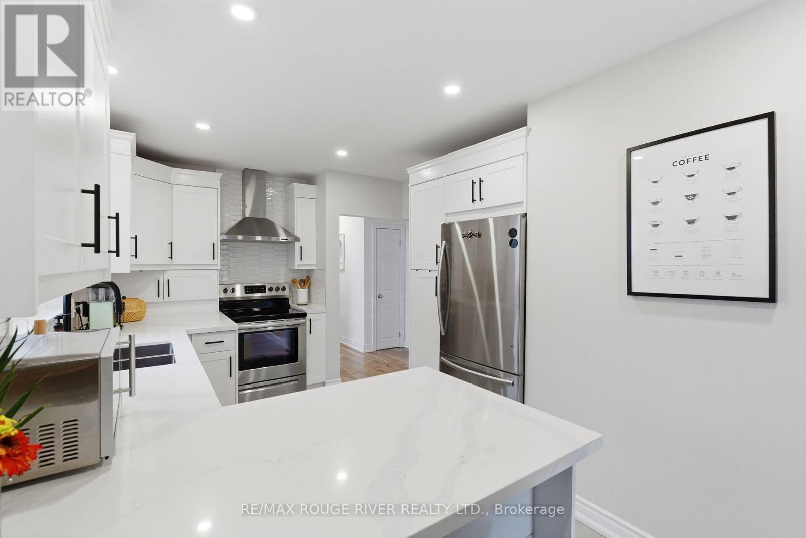 120 Bowman Avenue, Whitby, Ontario  L1N 3T6 - Photo 6 - E12574554