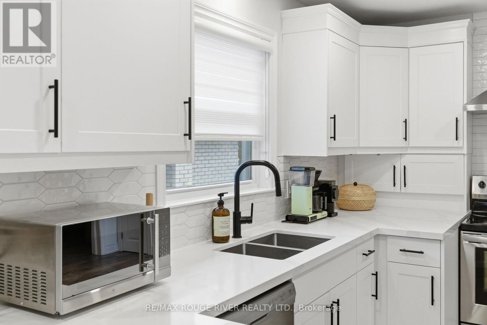 120 Bowman Avenue, Whitby, Ontario  L1N 3T6 - Photo 7 - E12574554