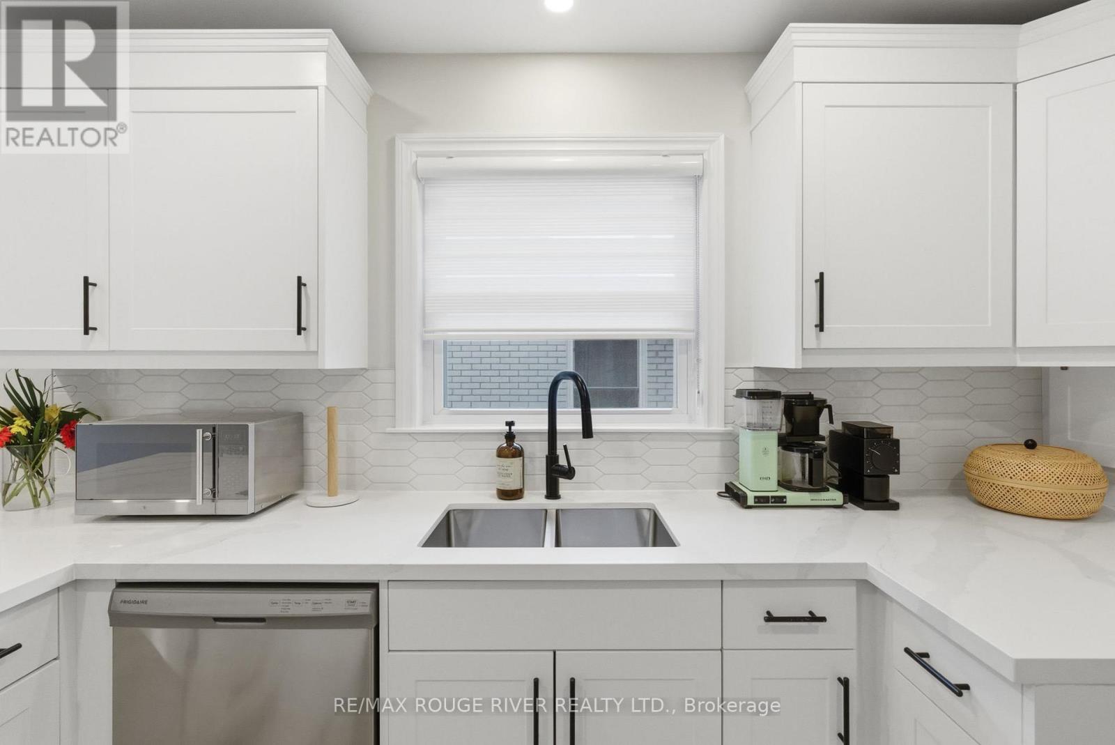 120 Bowman Avenue, Whitby, Ontario  L1N 3T6 - Photo 8 - E12574554