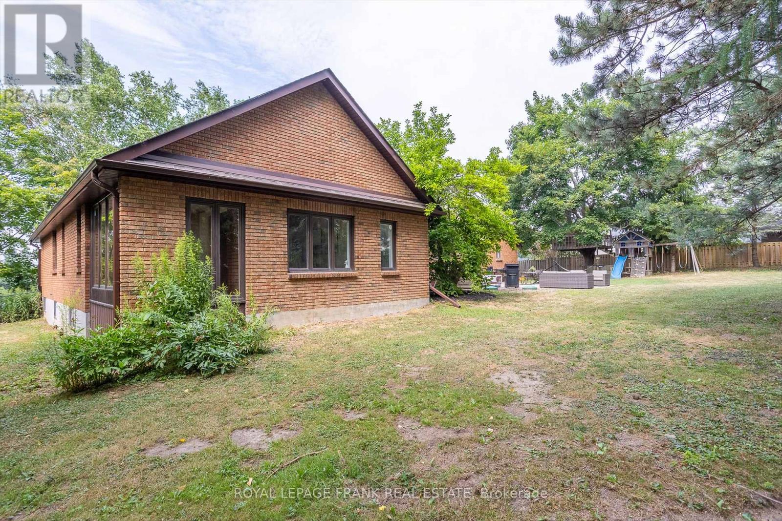 1887 Campbell Avenue, Cavan Monaghan, Ontario  K9J 0E5 - Photo 38 - X12574434