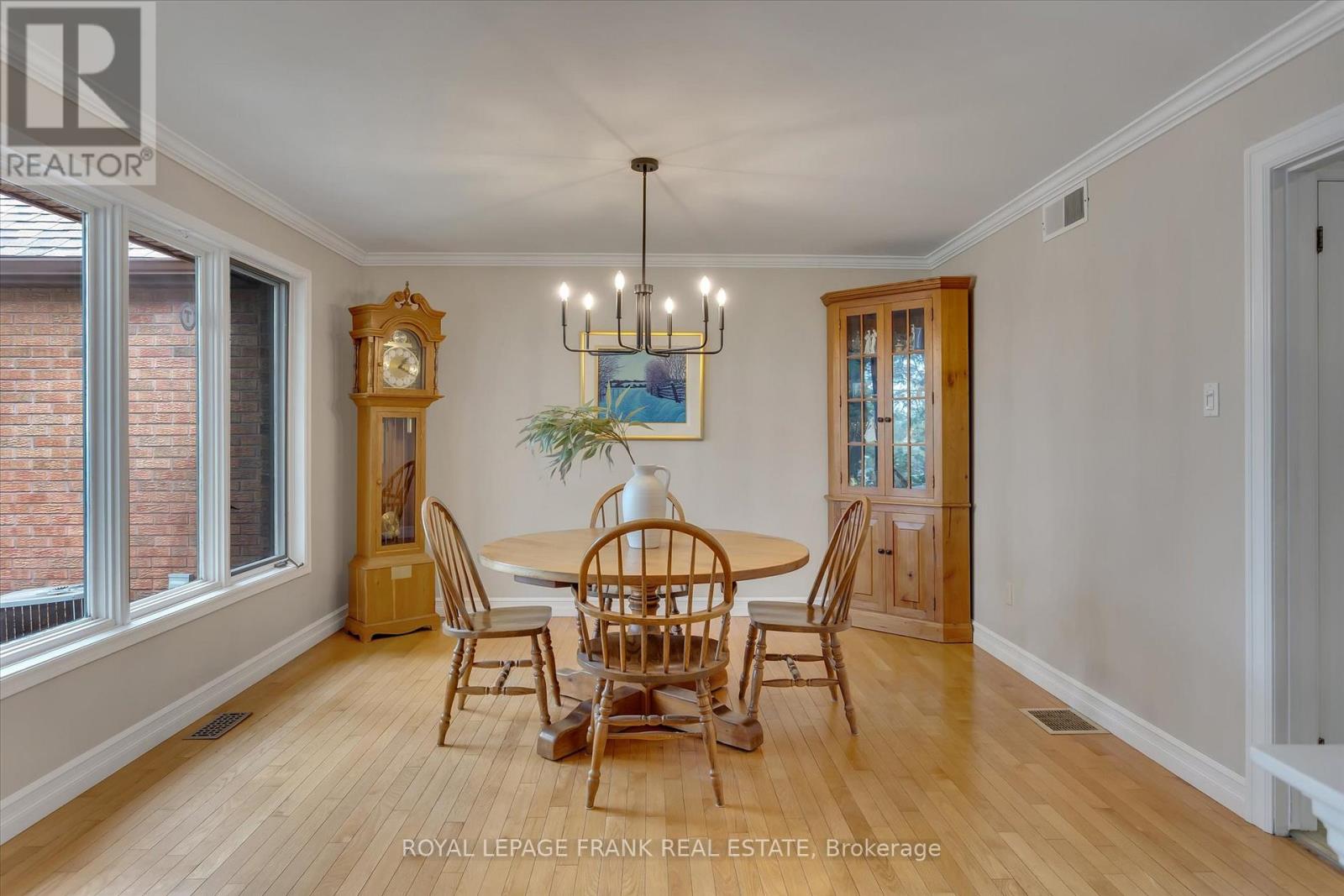 1887 Campbell Avenue, Cavan Monaghan, Ontario  K9J 0E5 - Photo 9 - X12574434