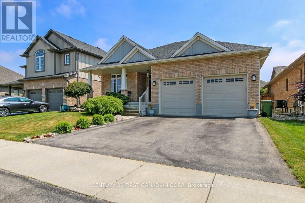 19 ST.ANDREWS DRIVE, St. Thomas, Ontario