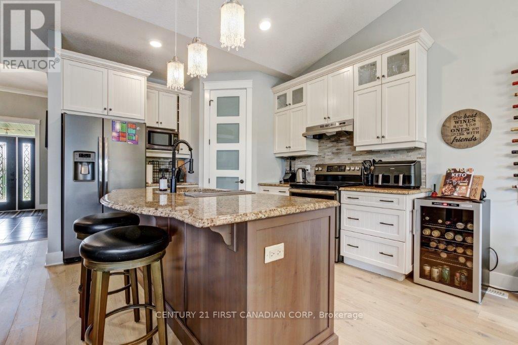 19 St.andrews Drive, St. Thomas, Ontario  N5R 0G4 - Photo 11 - X12574344