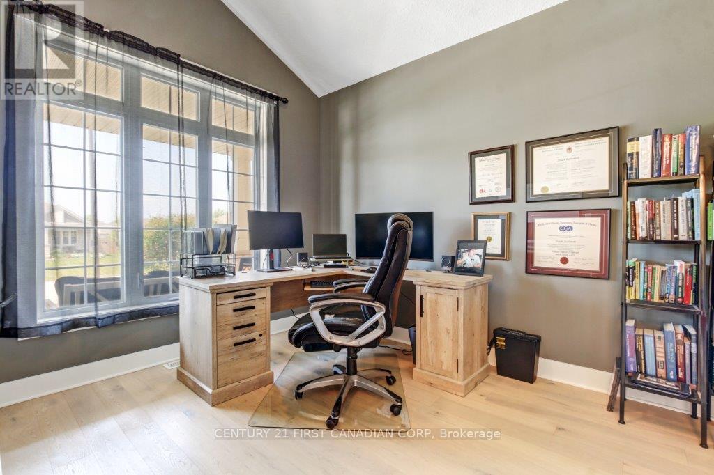 19 St.andrews Drive, St. Thomas, Ontario  N5R 0G4 - Photo 6 - X12574344