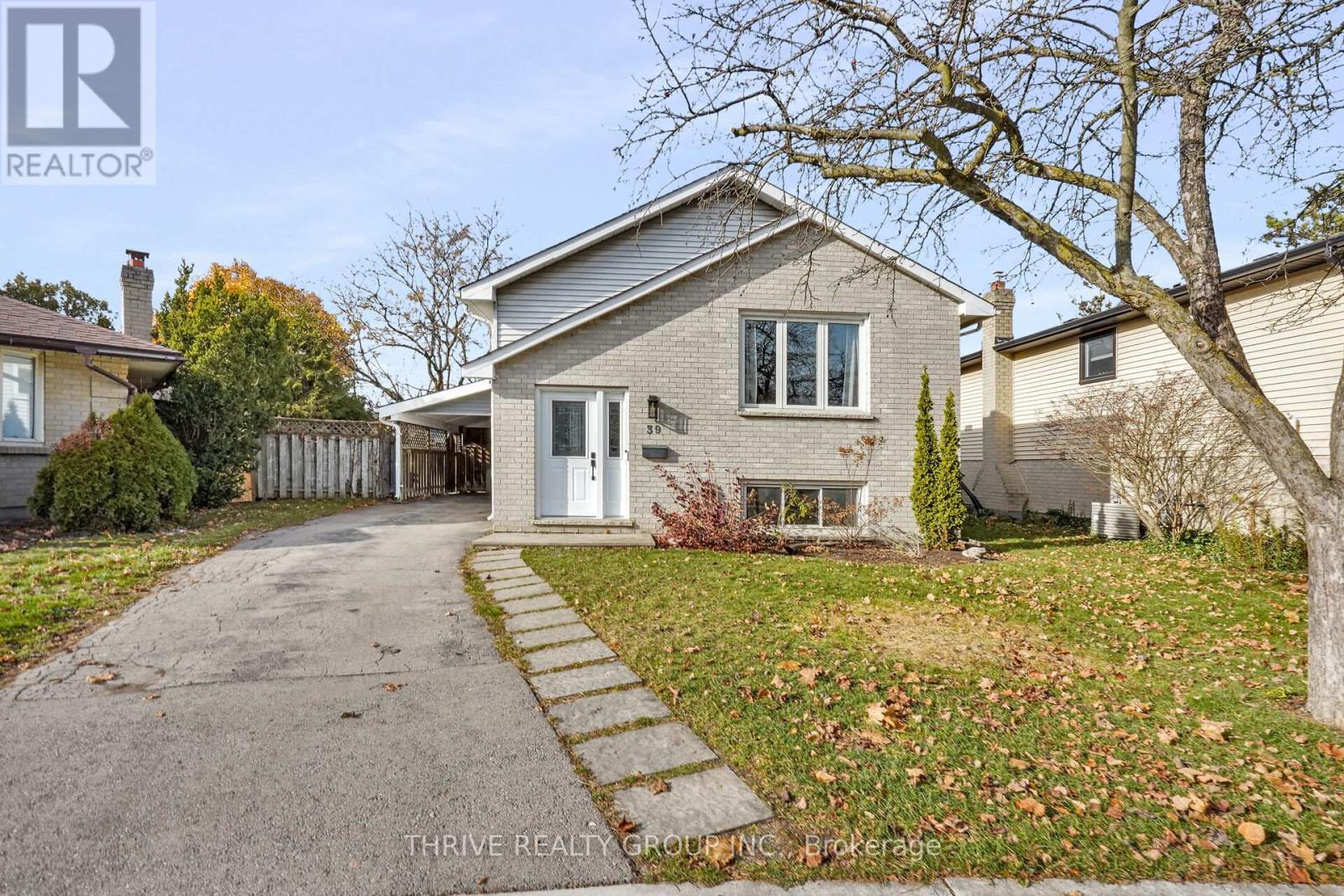 39 Dundee Court, London South, Ontario  N6C 5E4 - Photo 1 - X12574560