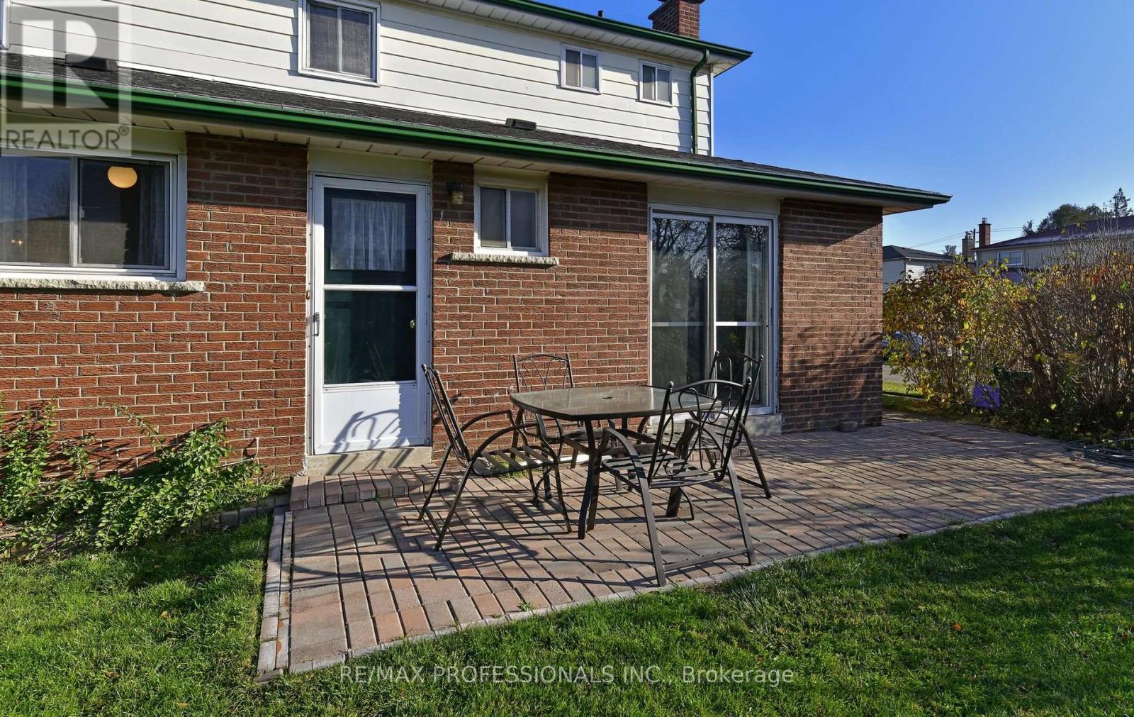 2326 Dorothea Court, Mississauga, Ontario  L5B 2B7 - Photo 36 - W12574194