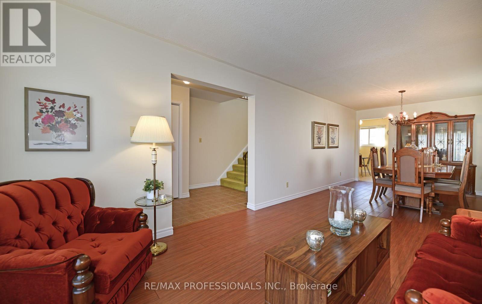 2326 Dorothea Court, Mississauga, Ontario  L5B 2B7 - Photo 7 - W12574194