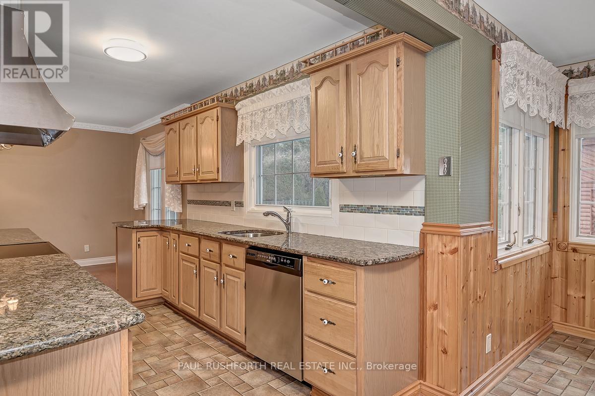 6 Roundhay Drive, Ottawa, Ontario K2G 1B5 - Photo 10 - X12574502