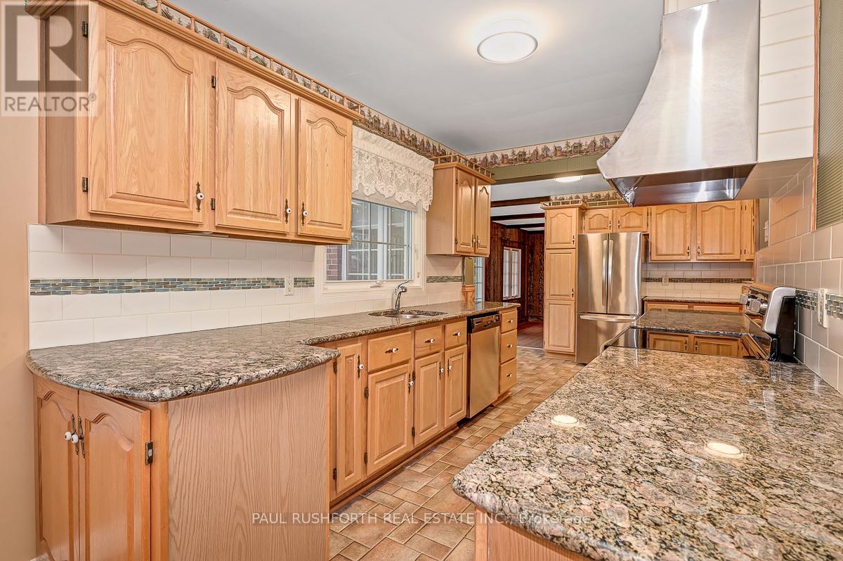 6 Roundhay Drive, Ottawa, Ontario K2G 1B5 - Photo 8 - X12574502