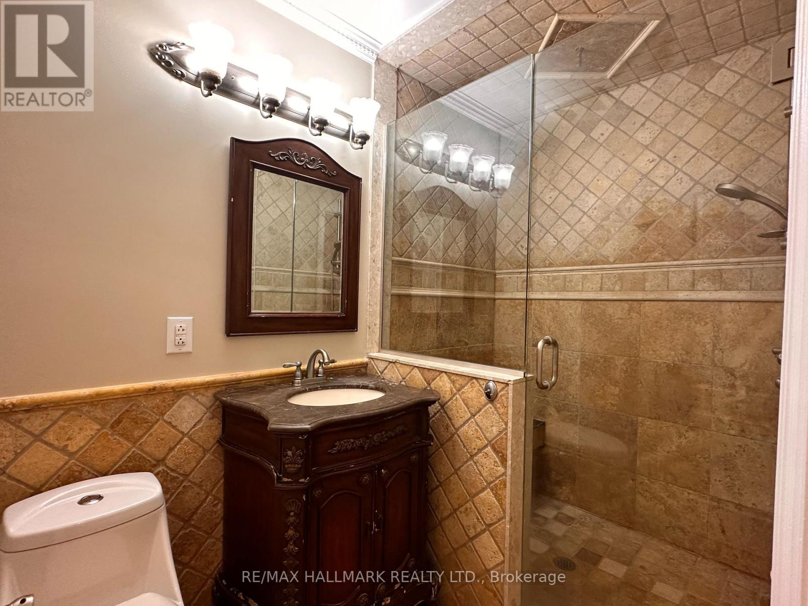 1198 Ingledene Drive, Oakville, Ontario  L6H 2H9 - Photo 14 - W12574216