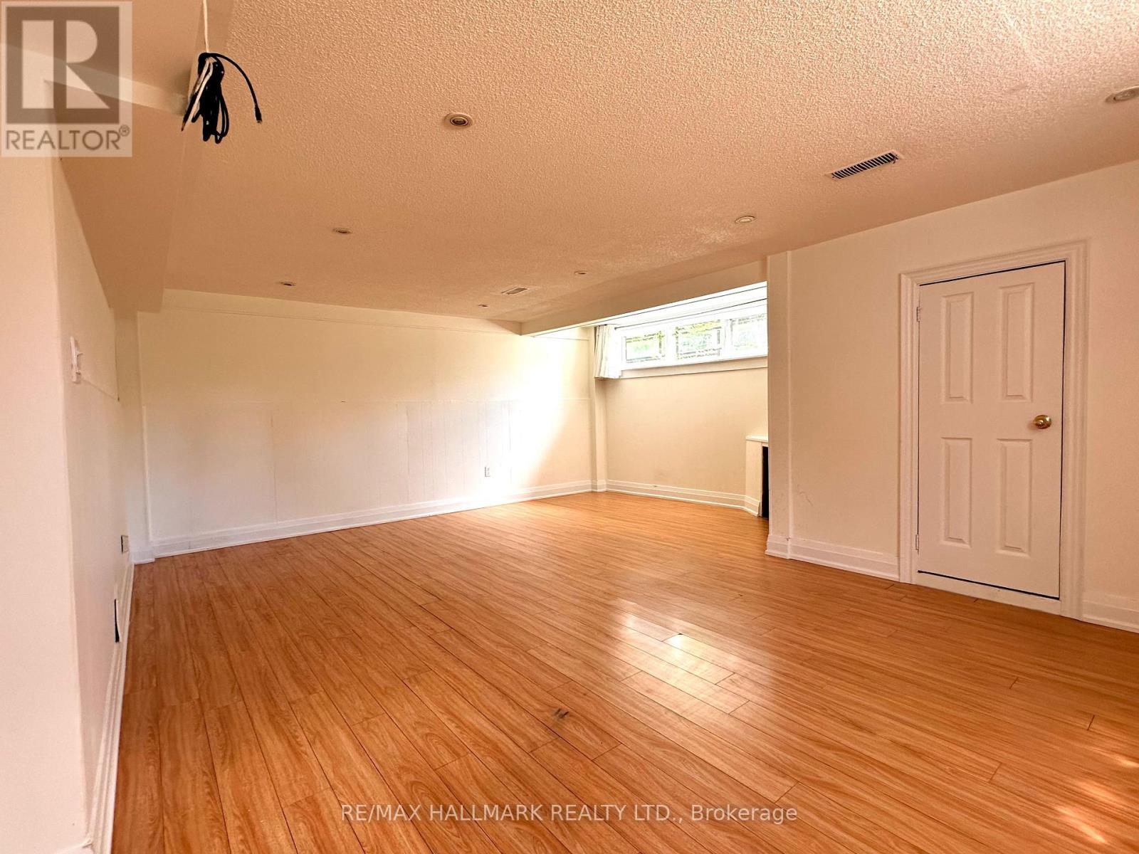 1198 Ingledene Drive, Oakville, Ontario  L6H 2H9 - Photo 18 - W12574216