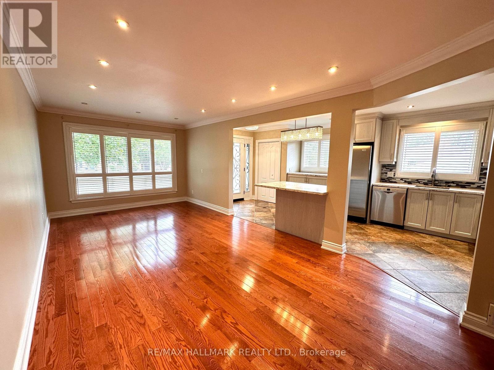 1198 Ingledene Drive, Oakville, Ontario  L6H 2H9 - Photo 2 - W12574216