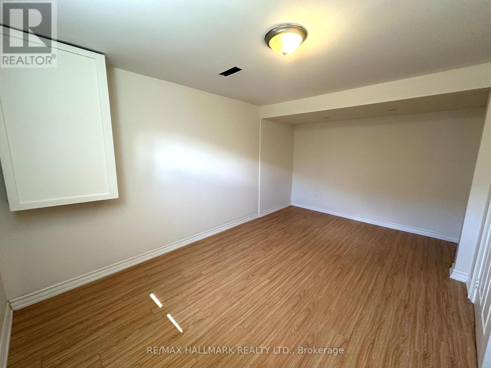 1198 Ingledene Drive, Oakville, Ontario  L6H 2H9 - Photo 22 - W12574216