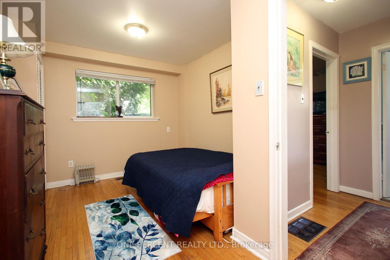 1543 Sandgate Crescent, Mississauga, Ontario  L5J 2E3 - Photo 13 - W12574226