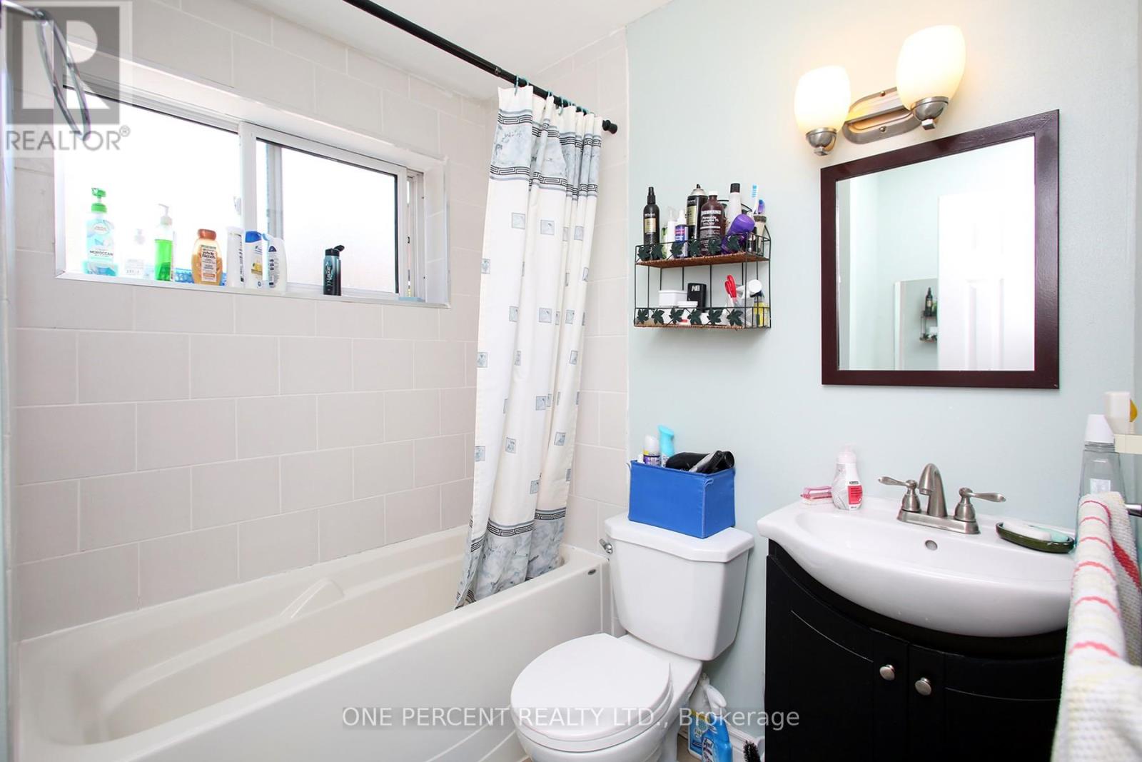 1543 Sandgate Crescent, Mississauga, Ontario  L5J 2E3 - Photo 14 - W12574226