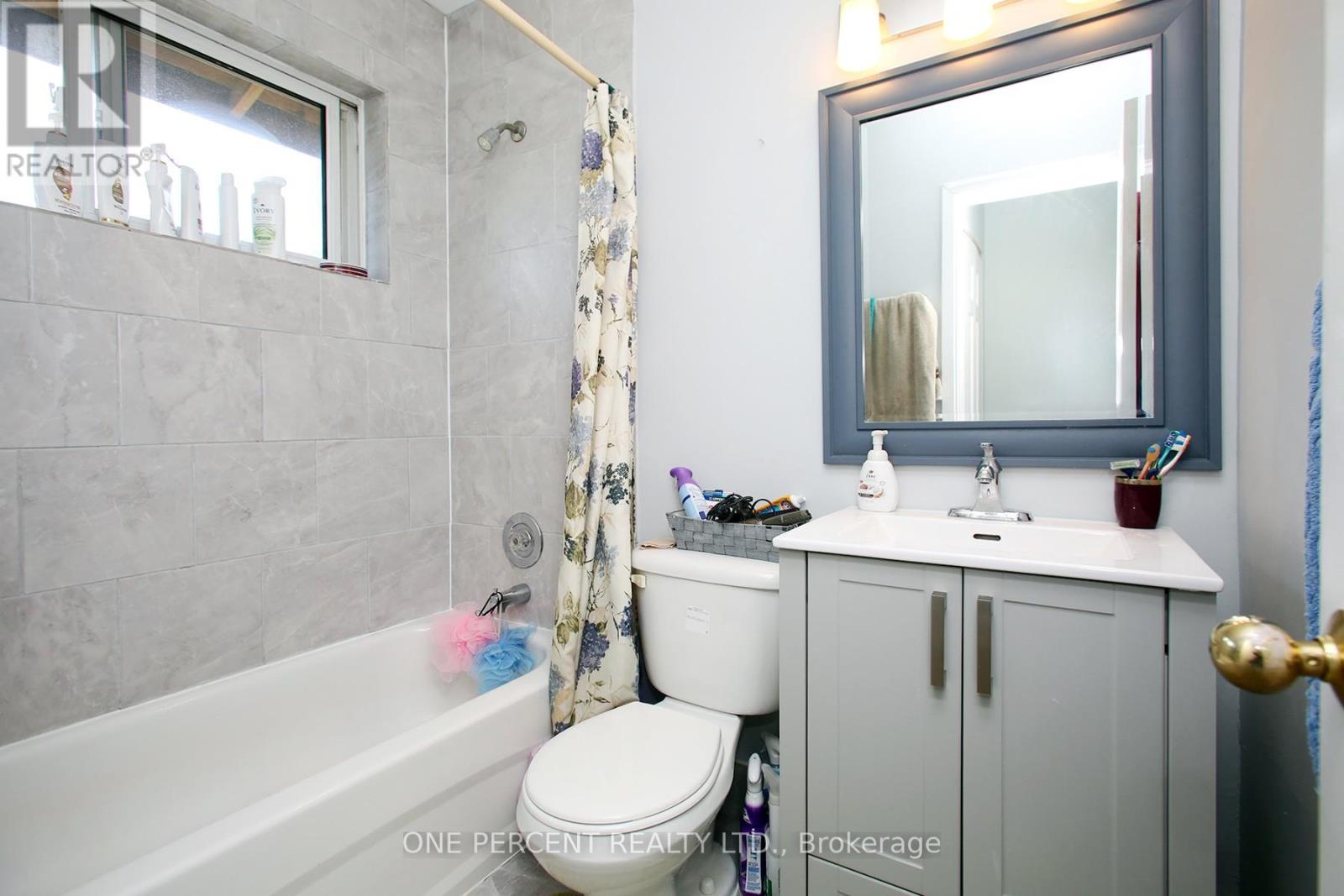 1543 Sandgate Crescent, Mississauga, Ontario  L5J 2E3 - Photo 9 - W12574226