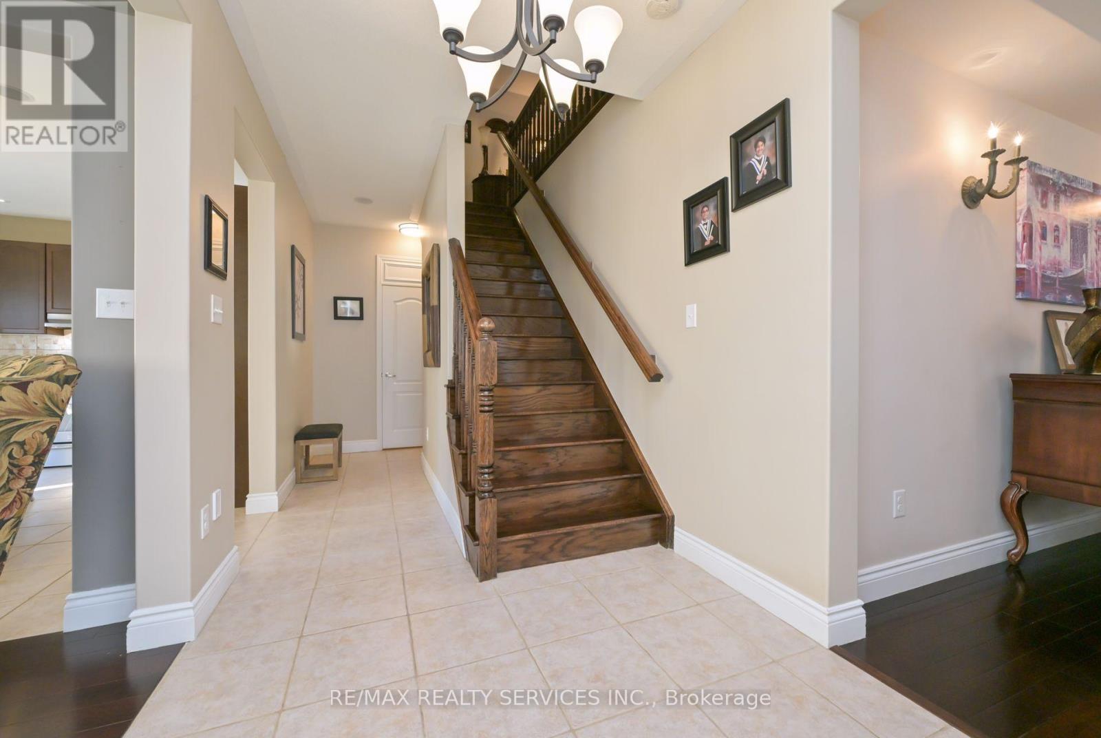 876 Challinor Terrace, Milton, Ontario  L9T 7V6 - Photo 15 - W12574242