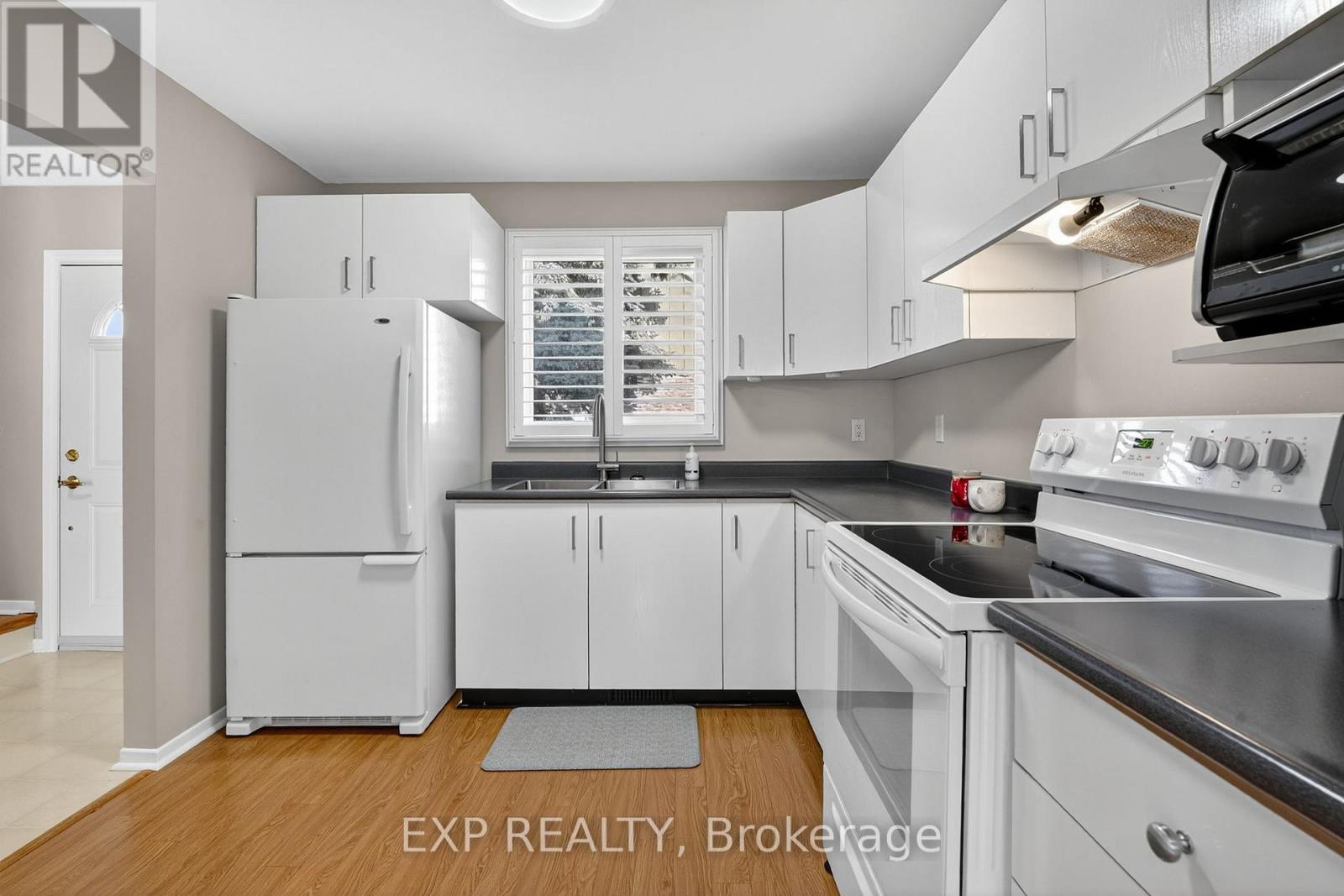 47 - 105 Hansen Road N, Brampton, Ontario  L6V 3C9 - Photo 4 - W12574270