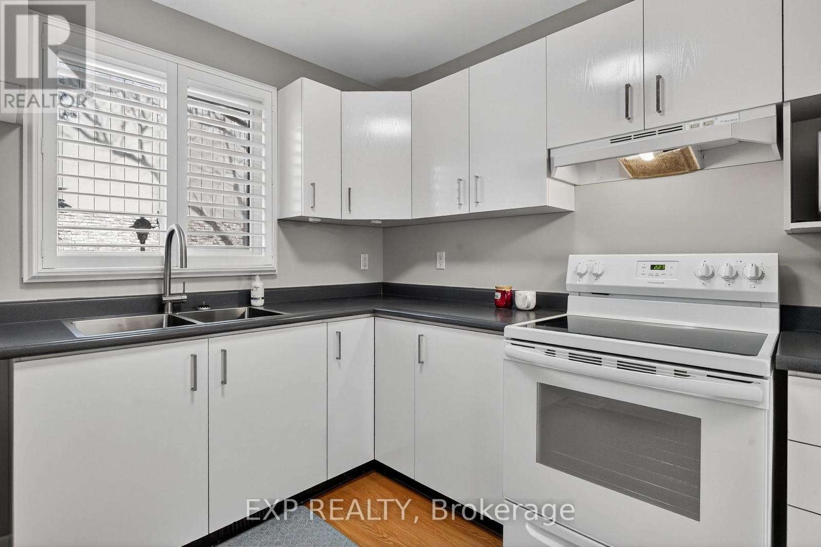 47 - 105 Hansen Road N, Brampton, Ontario  L6V 3C9 - Photo 5 - W12574270