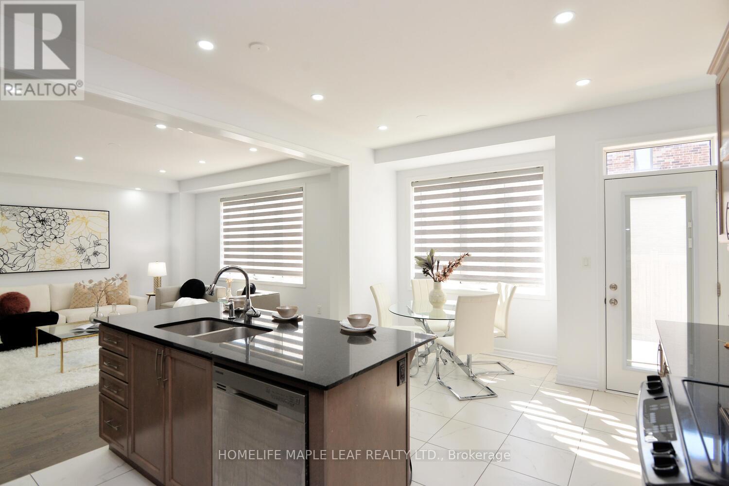 12 Eberly Woods Drive, Caledon, Ontario  L7C 4H8 - Photo 11 - W12574278