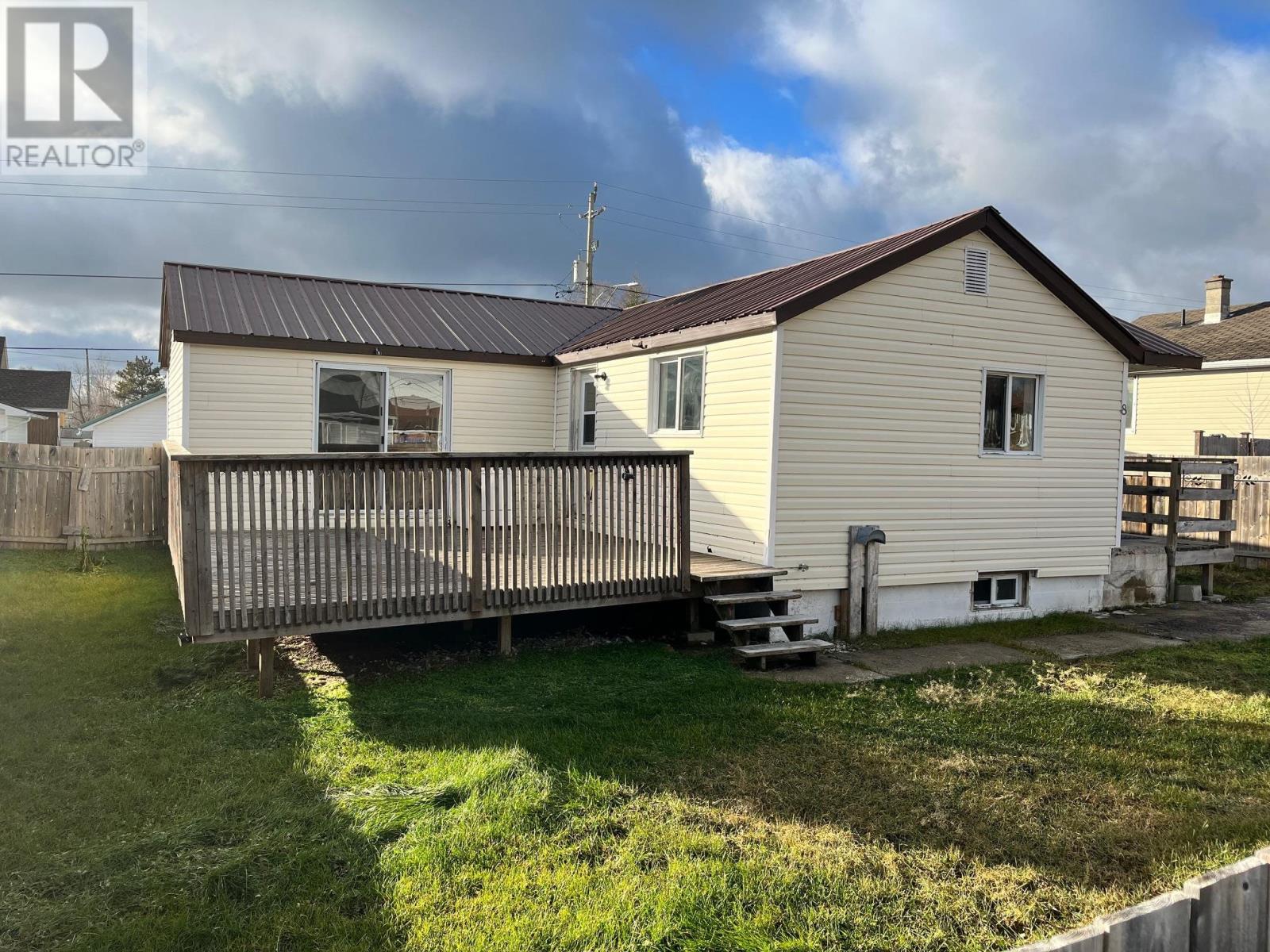 8 Elliot Street, Cochenour, Ontario